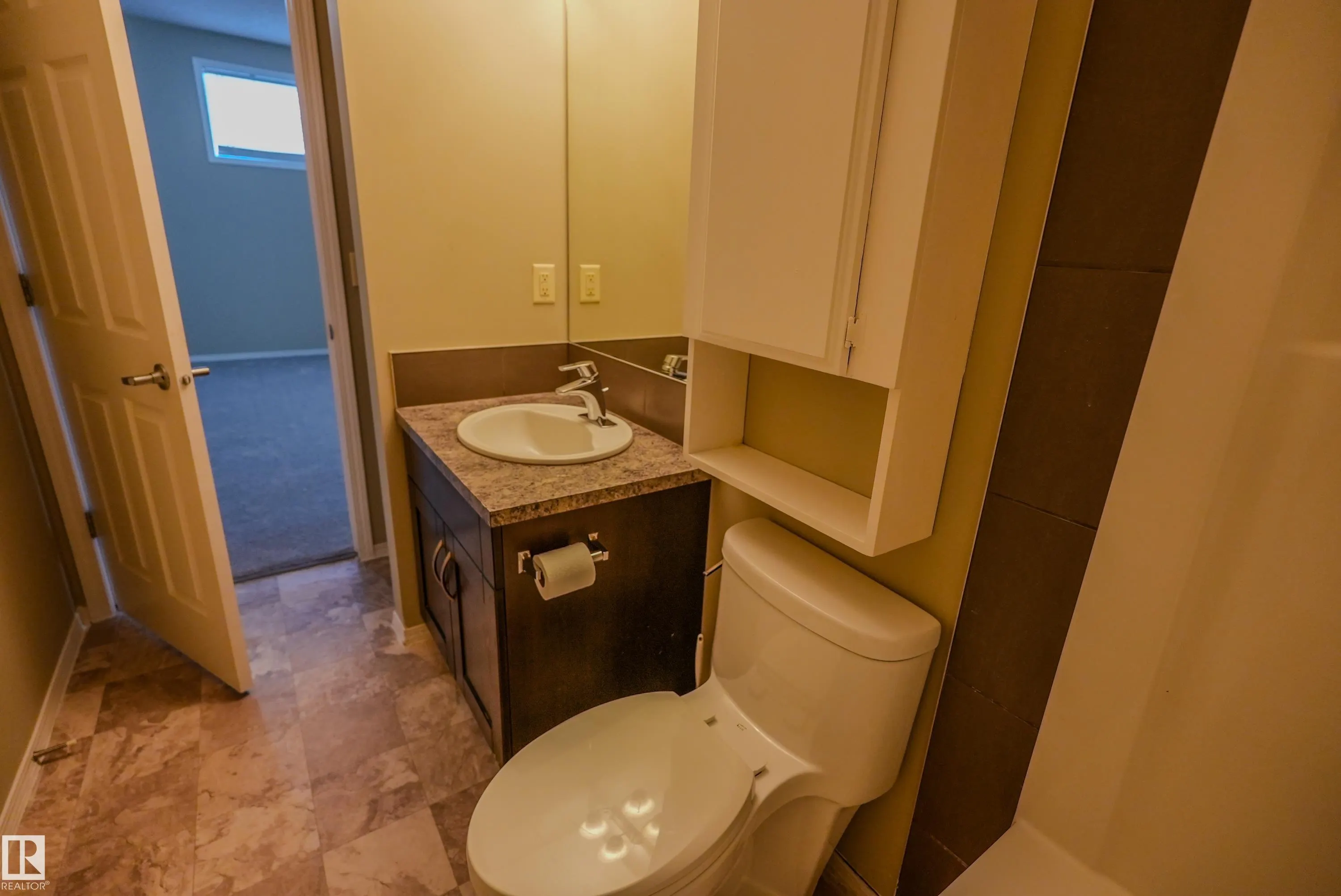 122 142 Selkirk Place