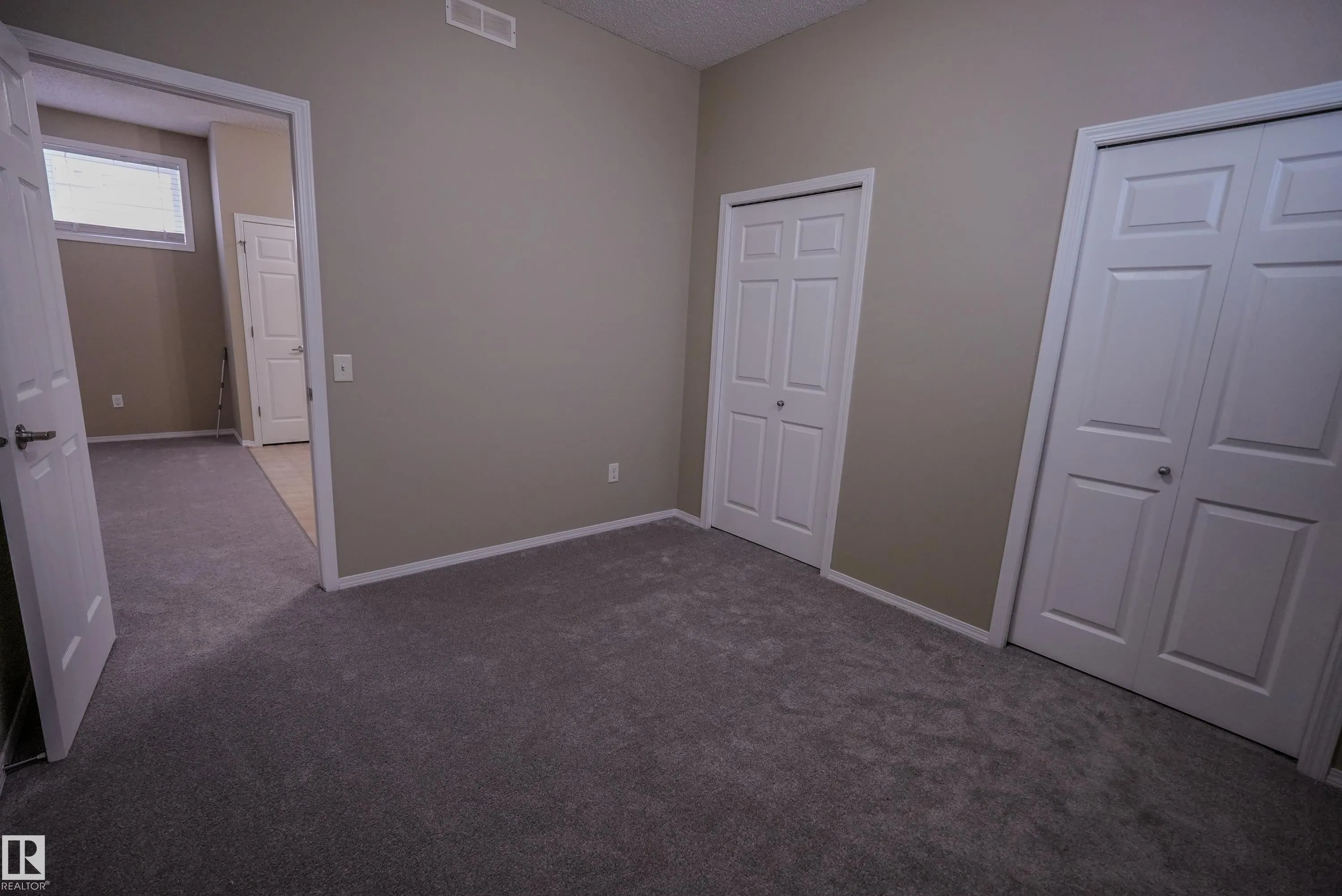 122 142 Selkirk Place