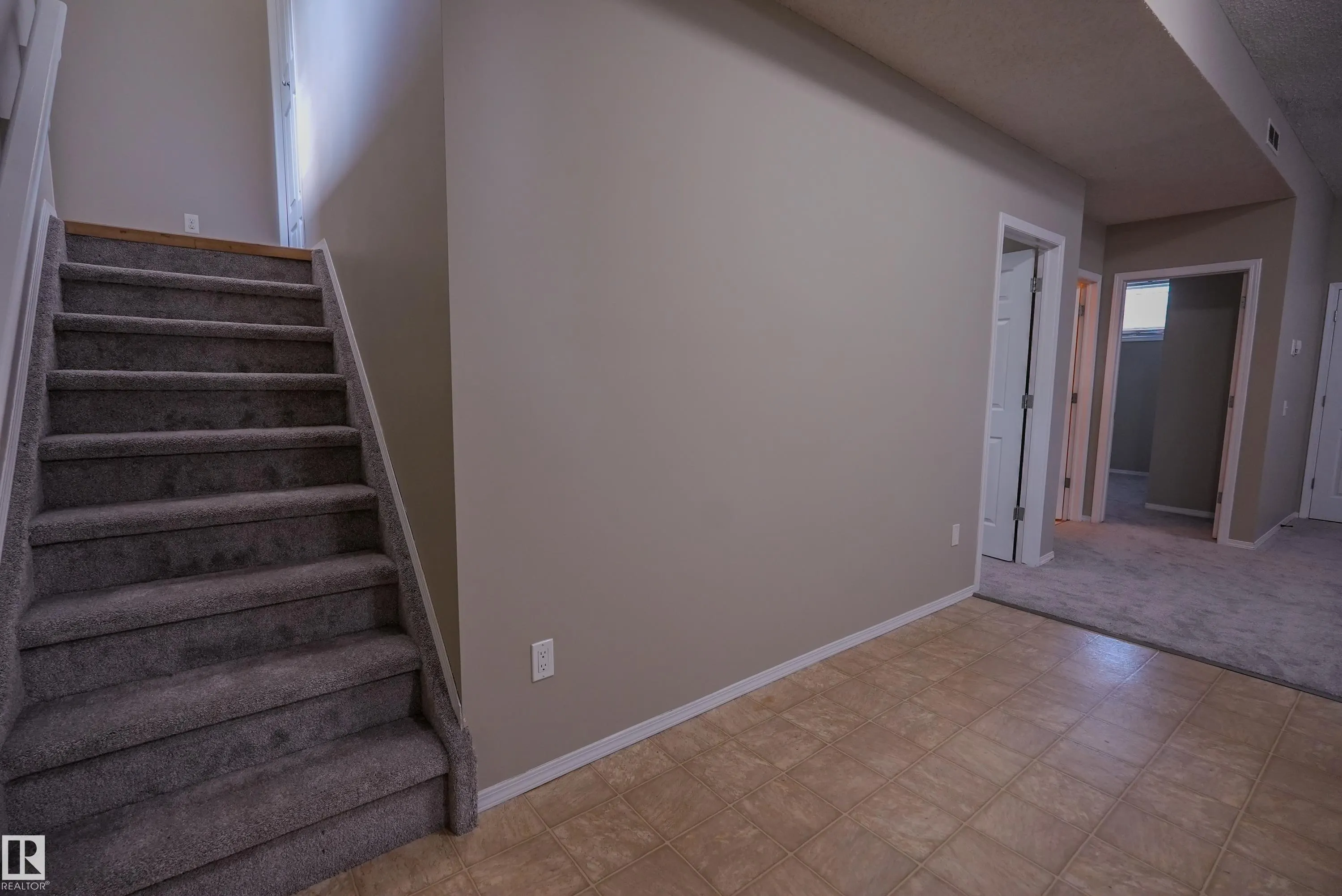122 142 Selkirk Place
