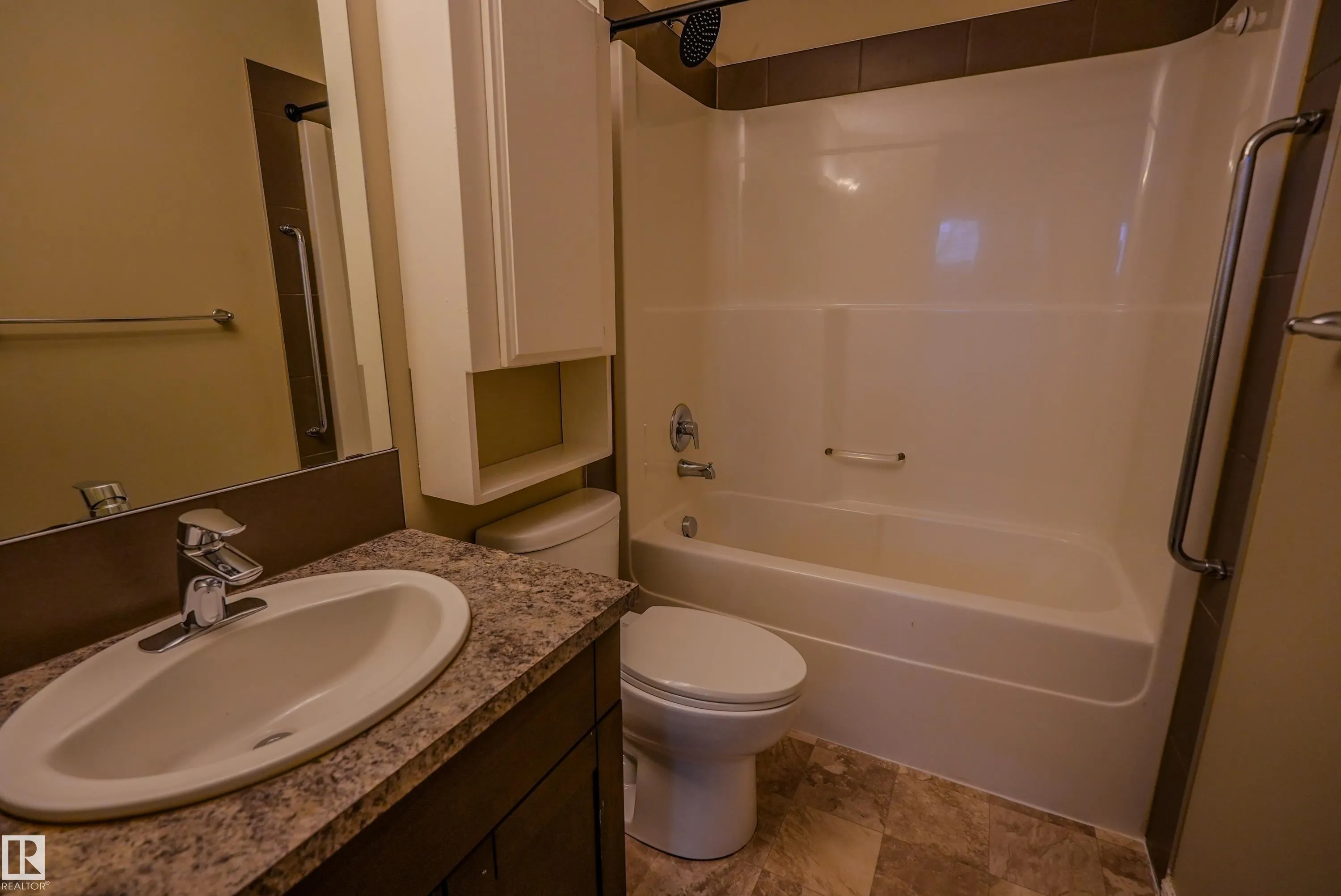 122 142 Selkirk Place