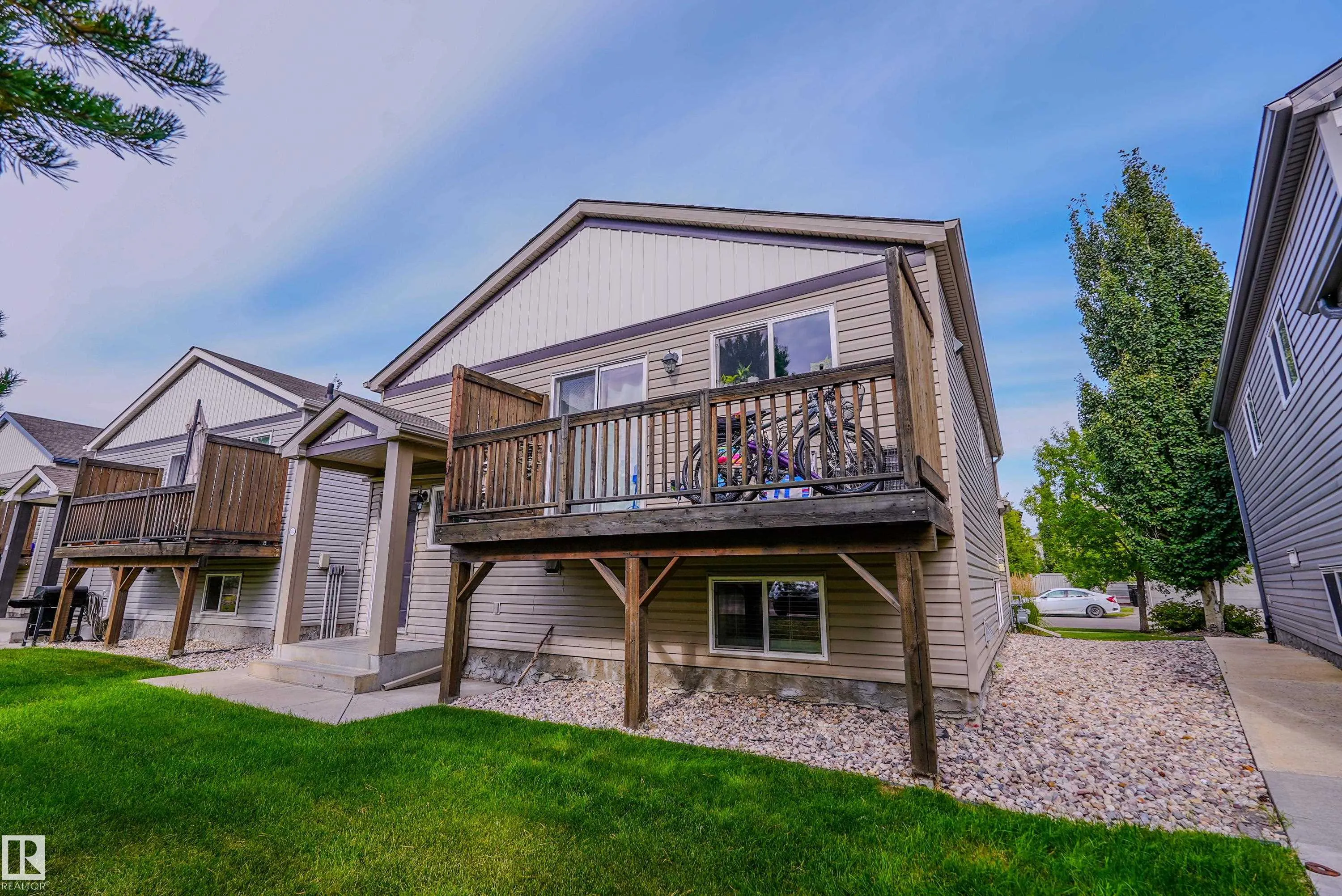 122 142 Selkirk Place