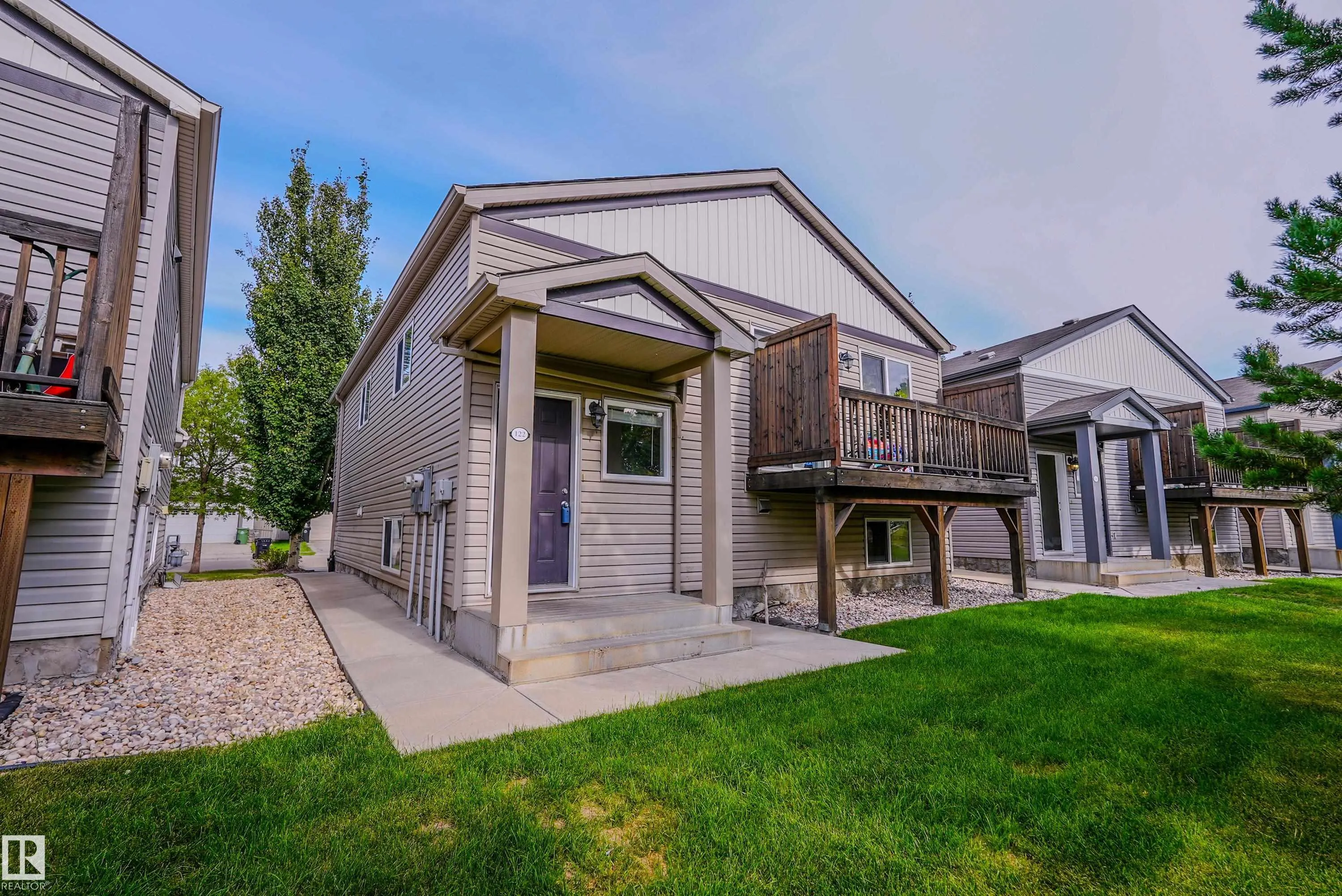 122 142 Selkirk Place