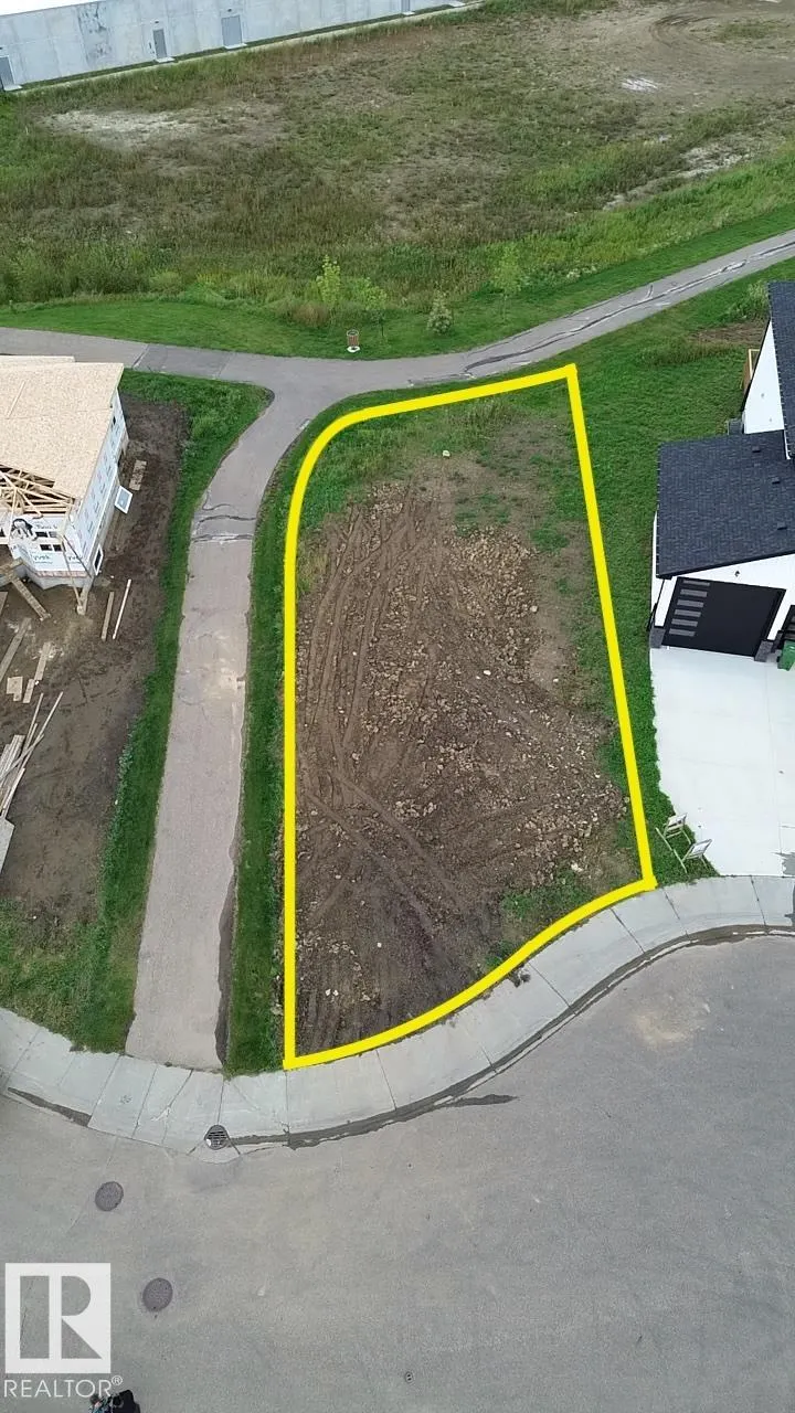 32 SUN MEADOWS Close