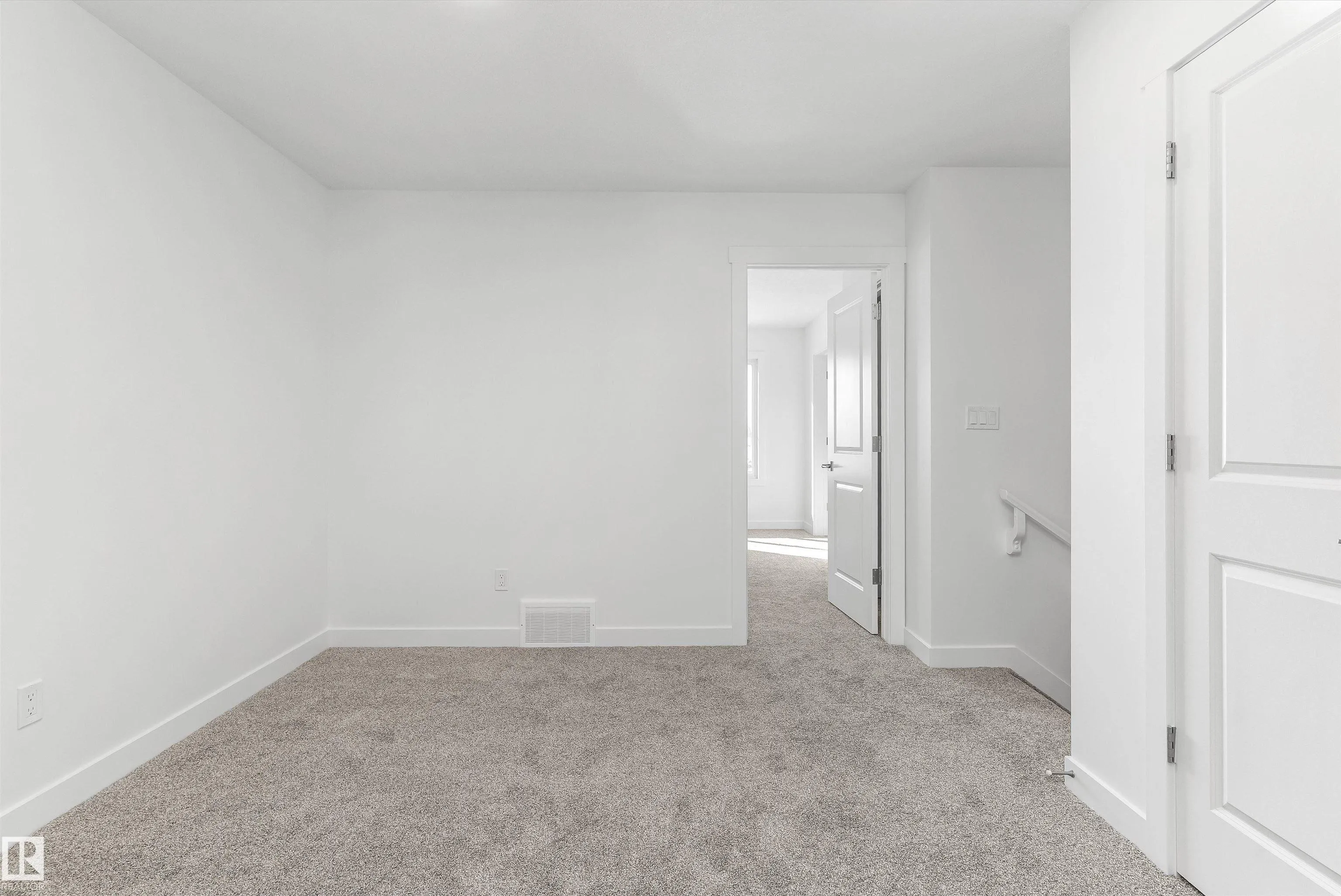 1020 14 Avenue