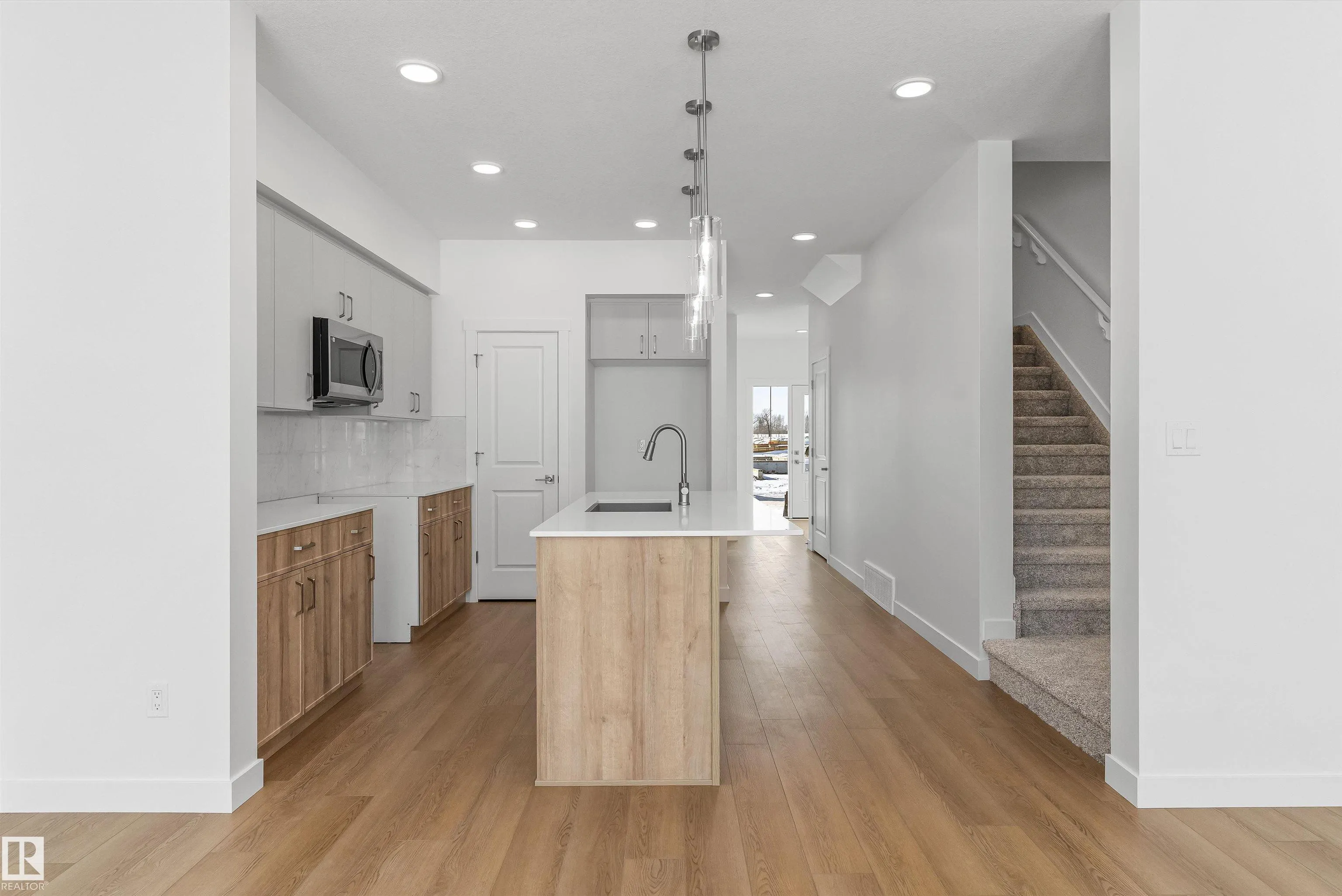 1020 14 Avenue