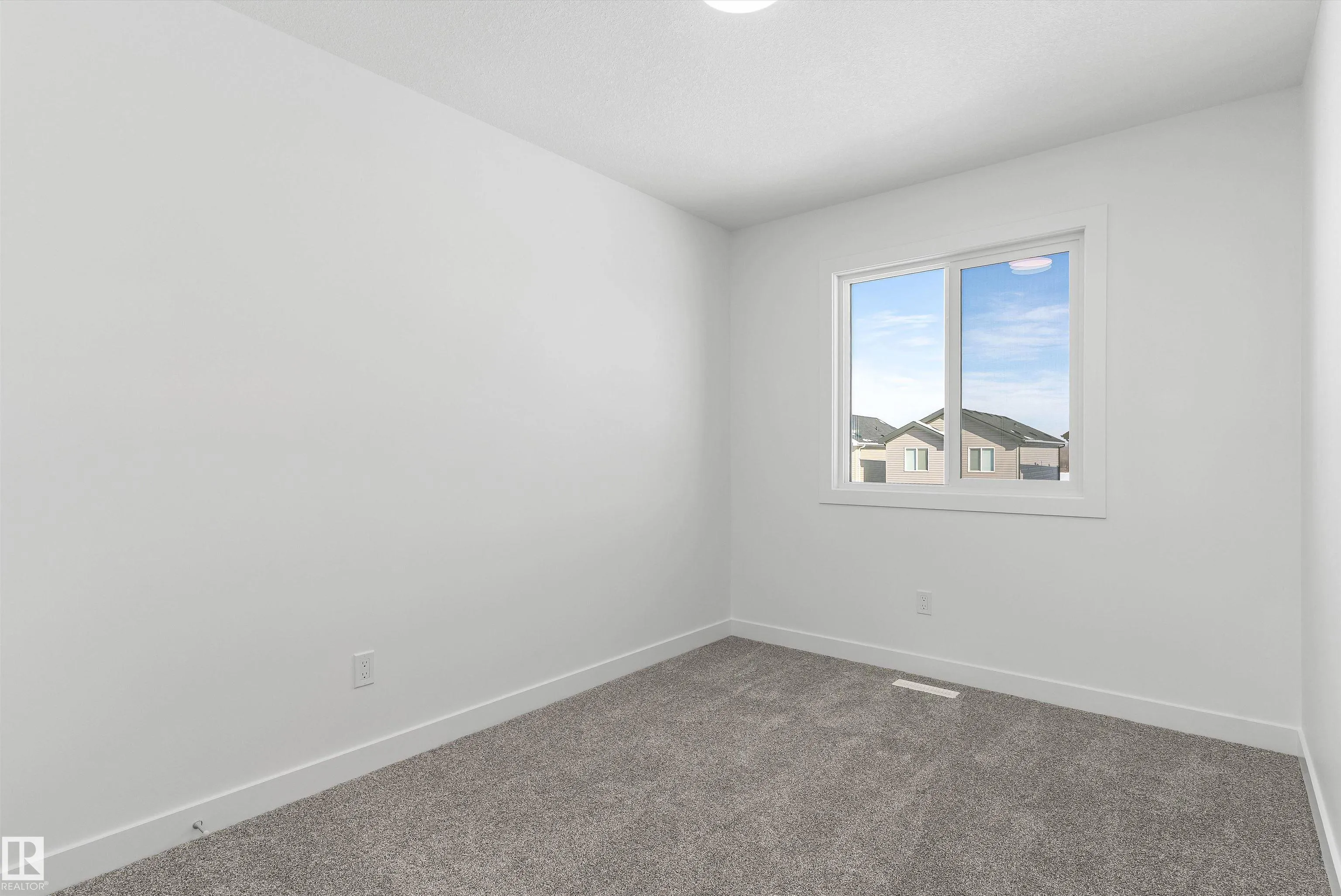 1020 14 Avenue