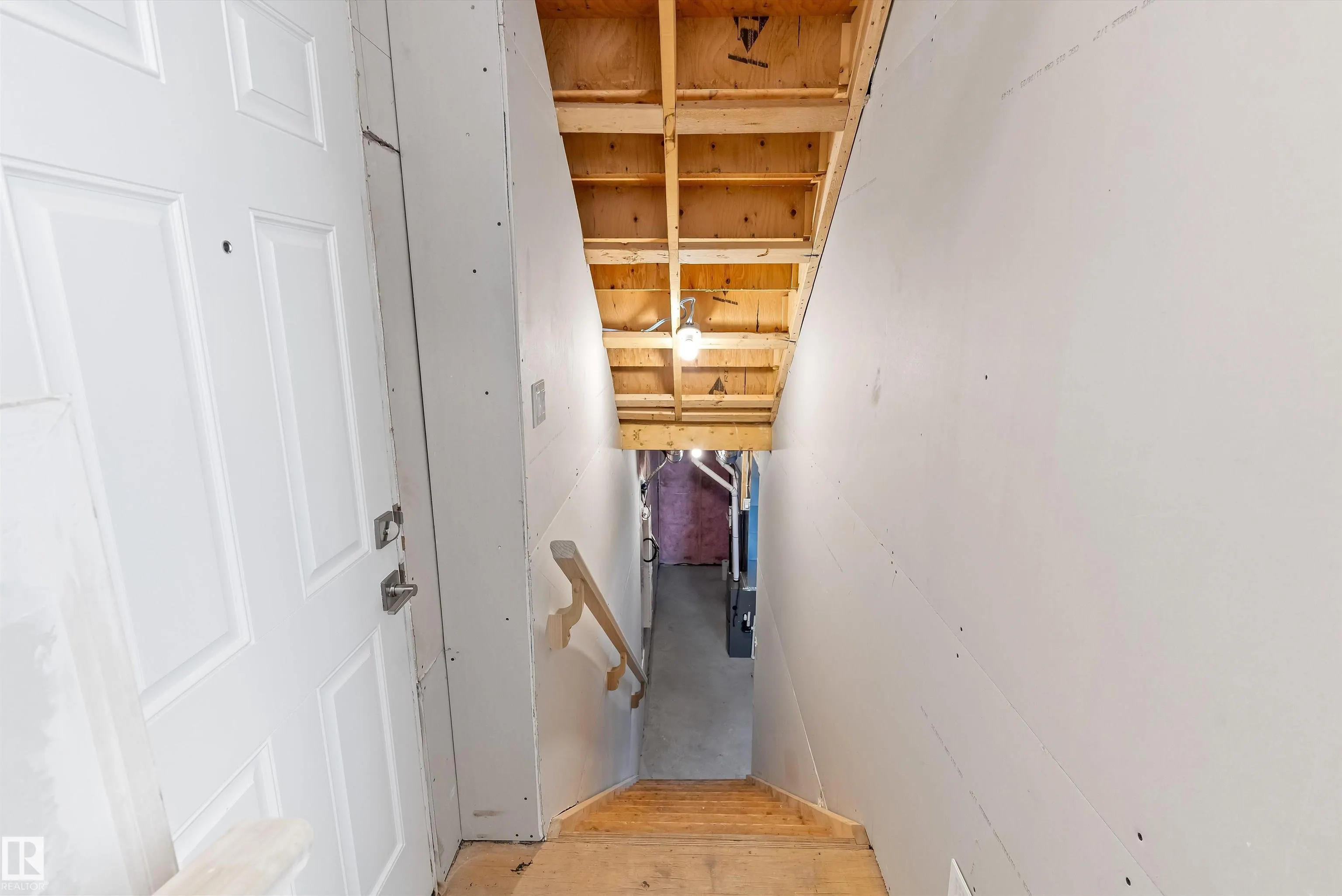 1020 14 Avenue