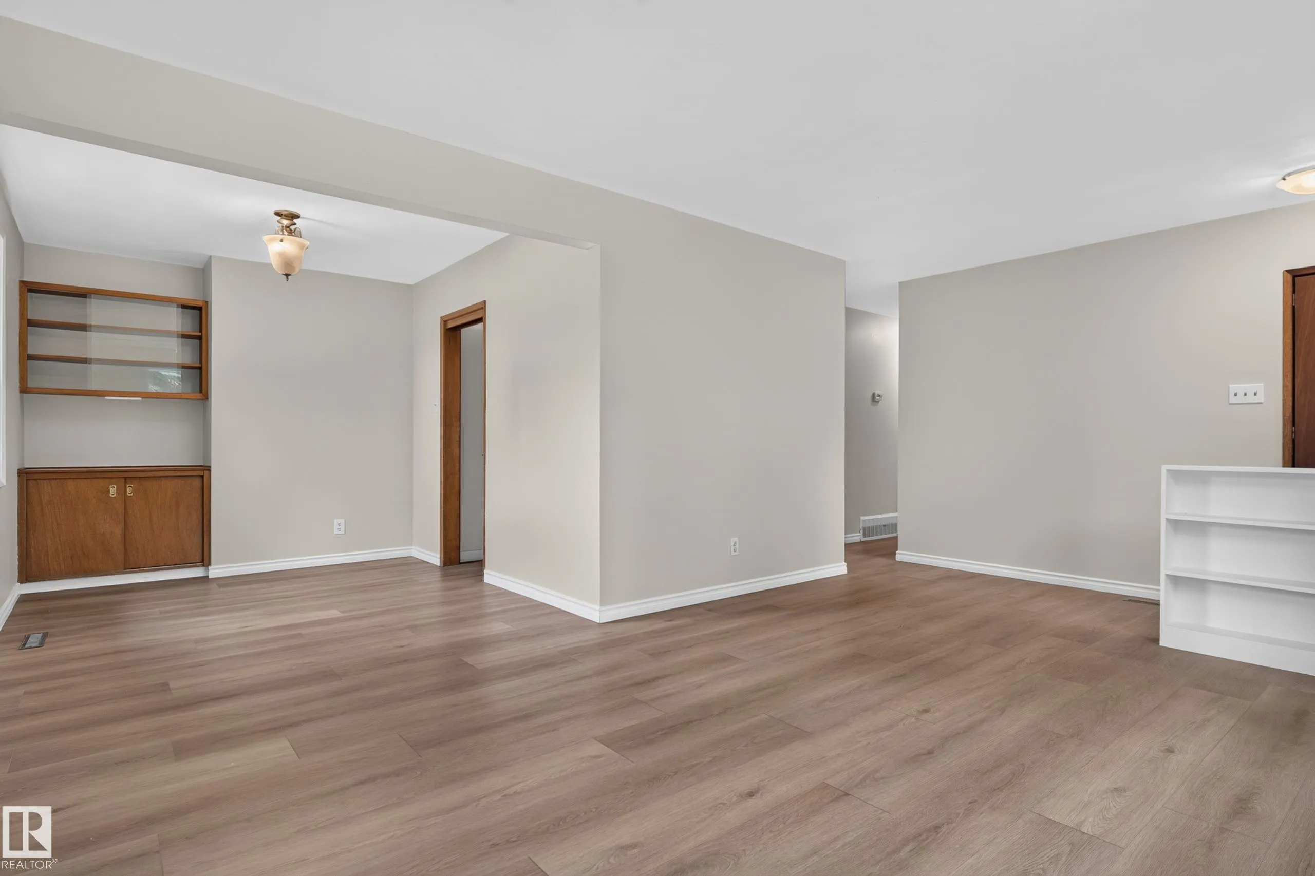 2 GRANDORA Crescent
