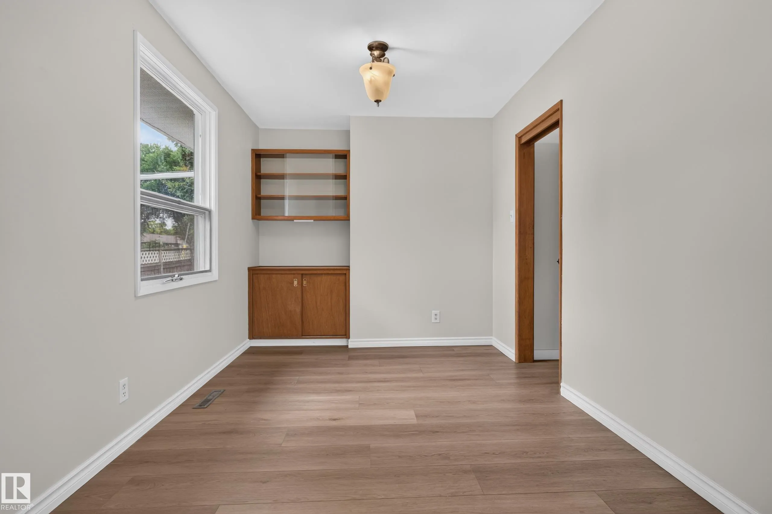 2 GRANDORA Crescent