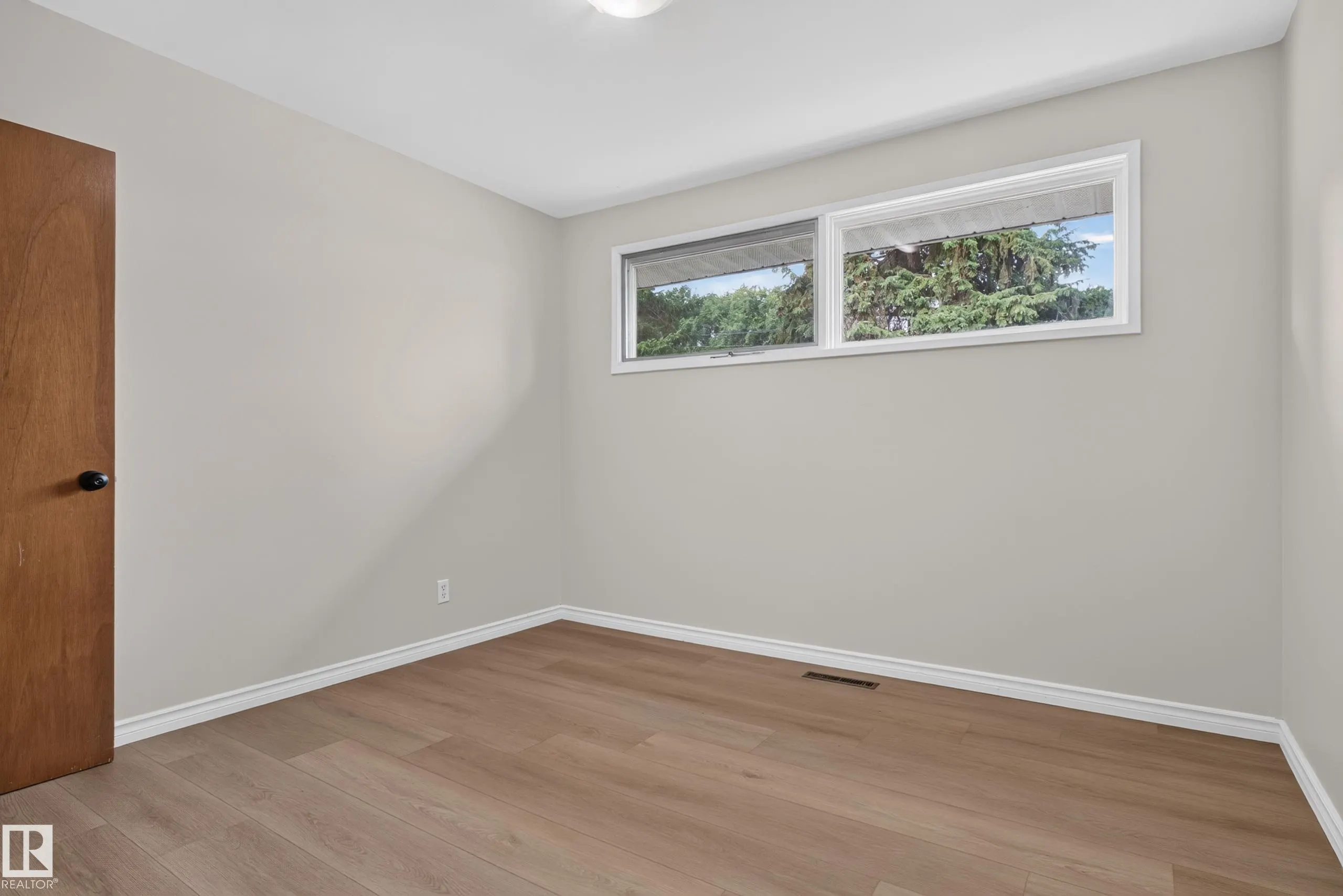 2 GRANDORA Crescent