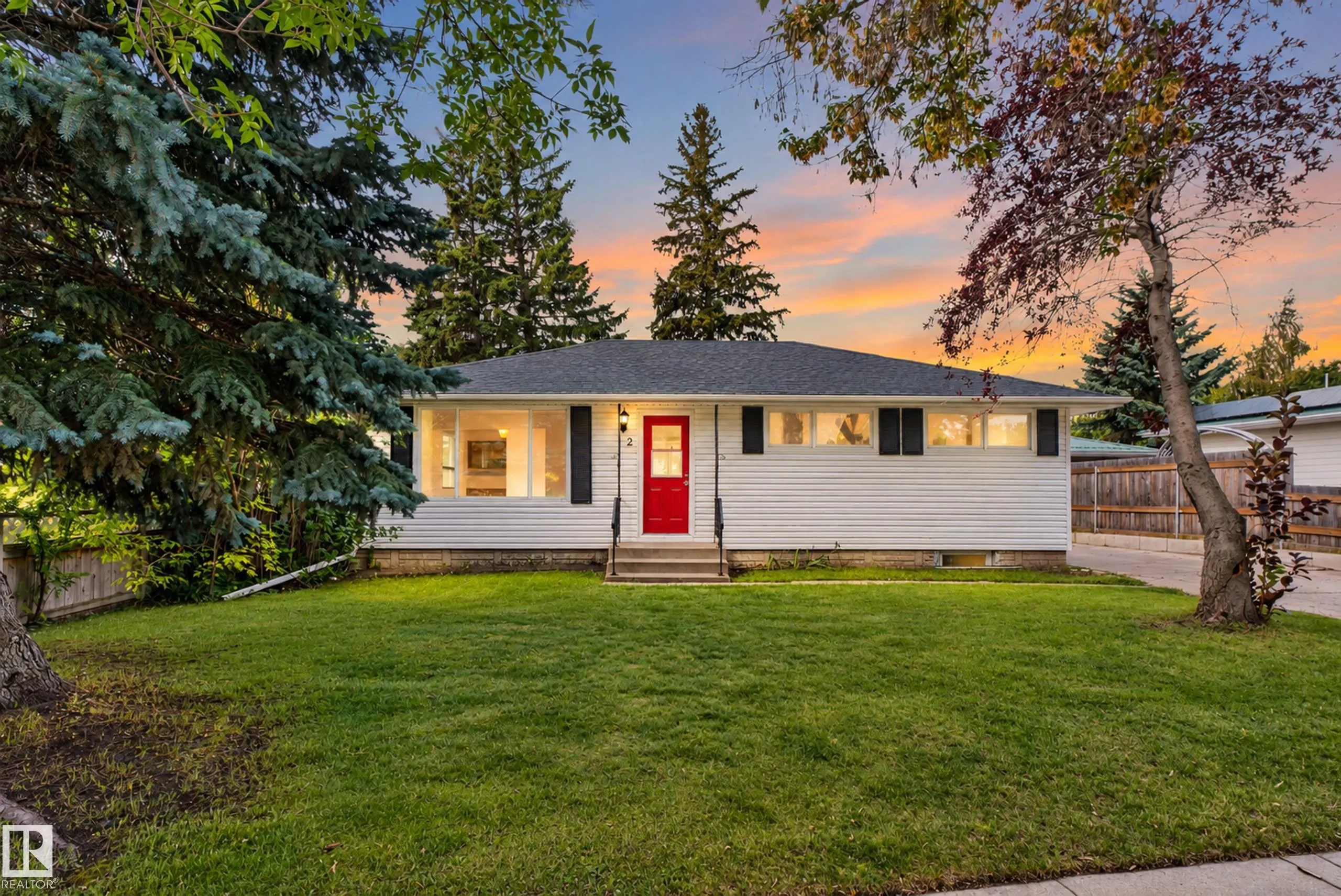 2 GRANDORA Crescent