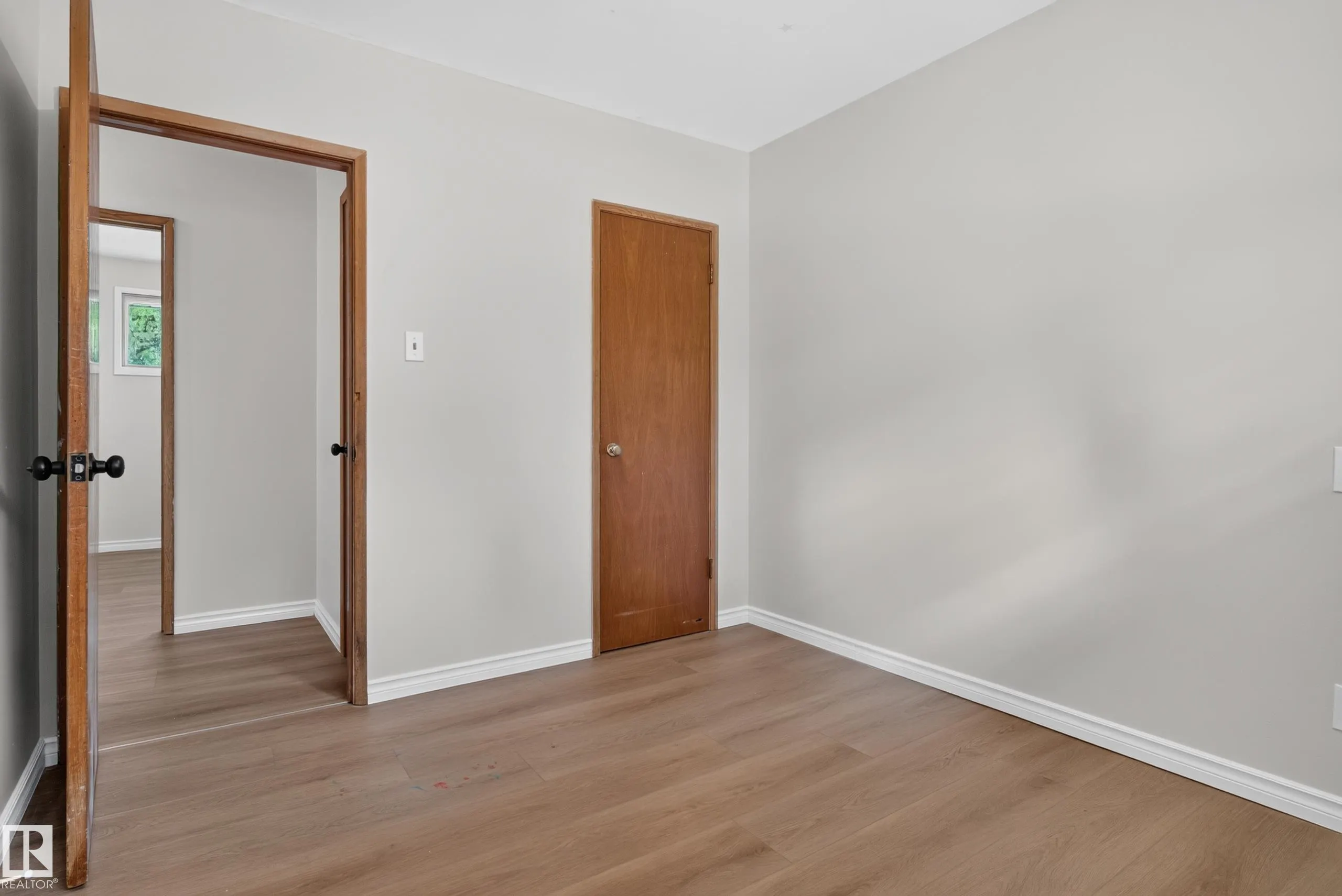2 GRANDORA Crescent