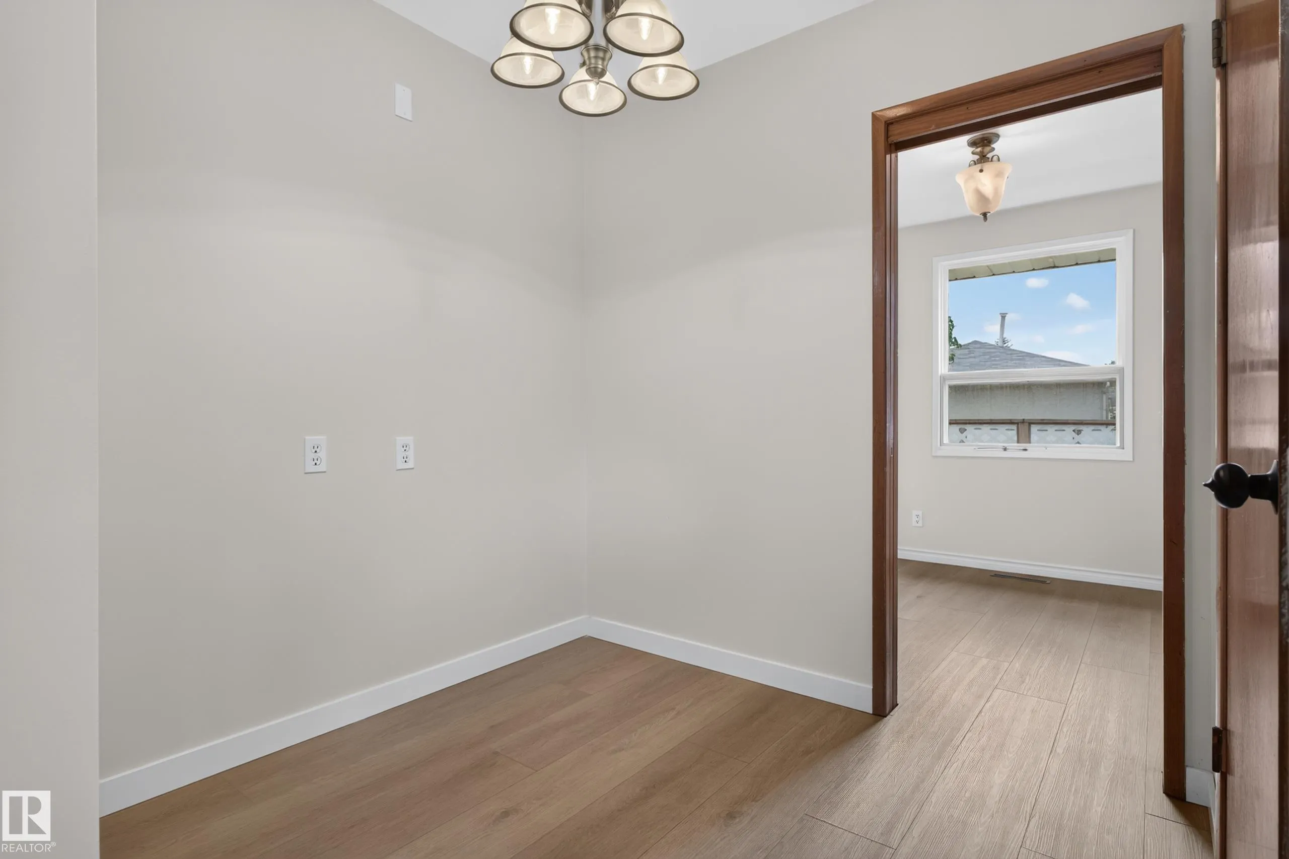 2 GRANDORA Crescent