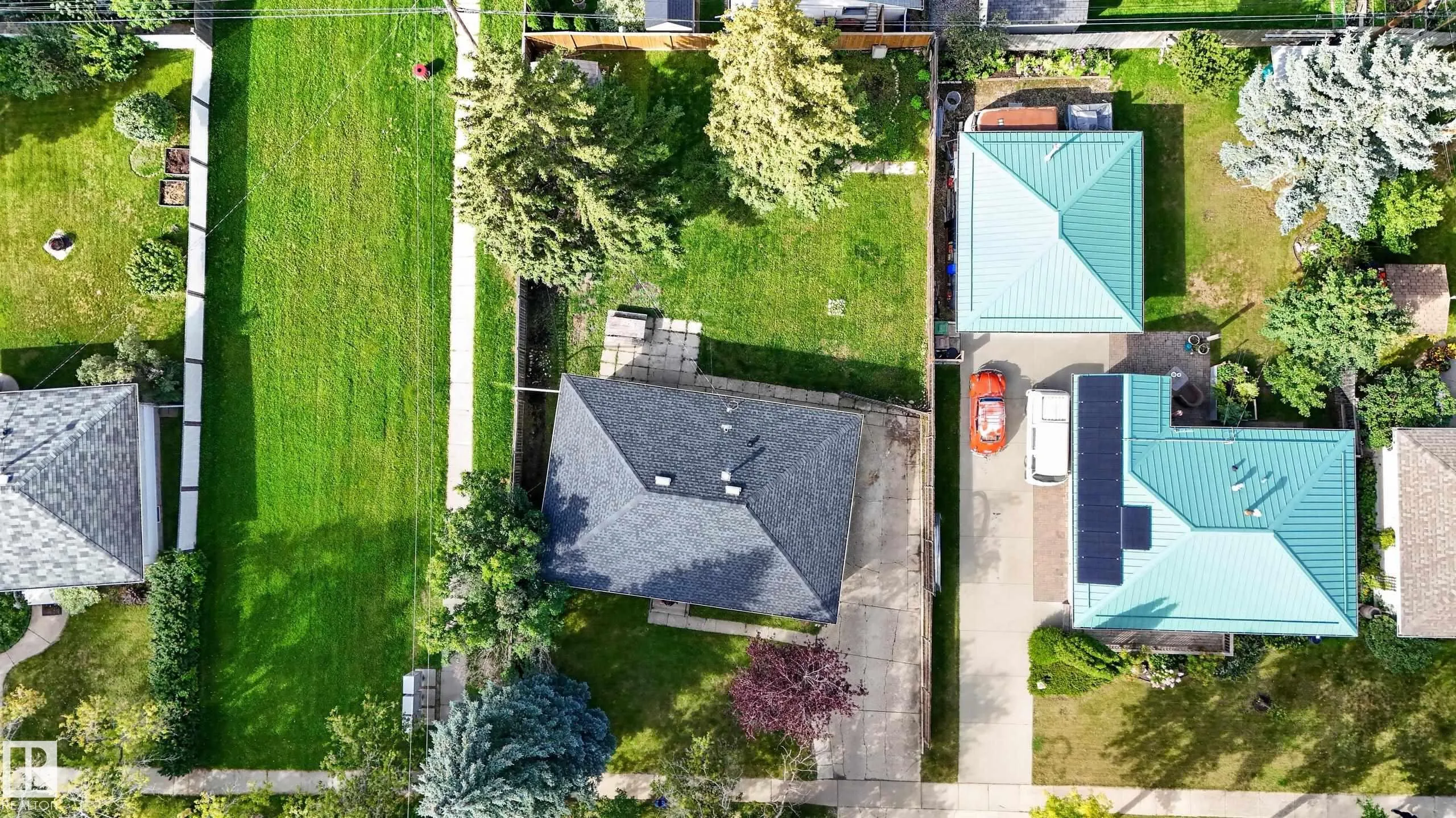 2 GRANDORA Crescent