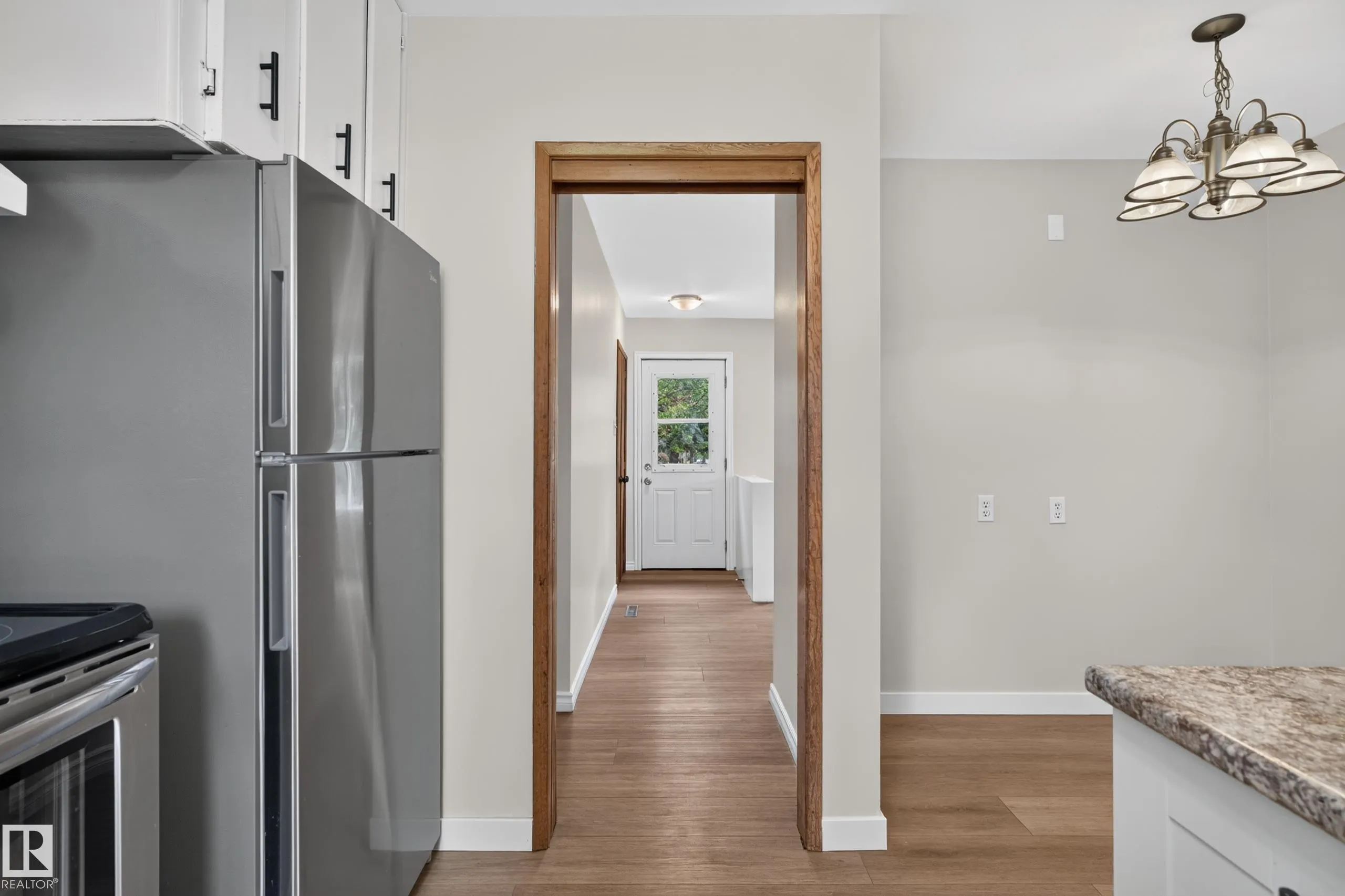2 GRANDORA Crescent