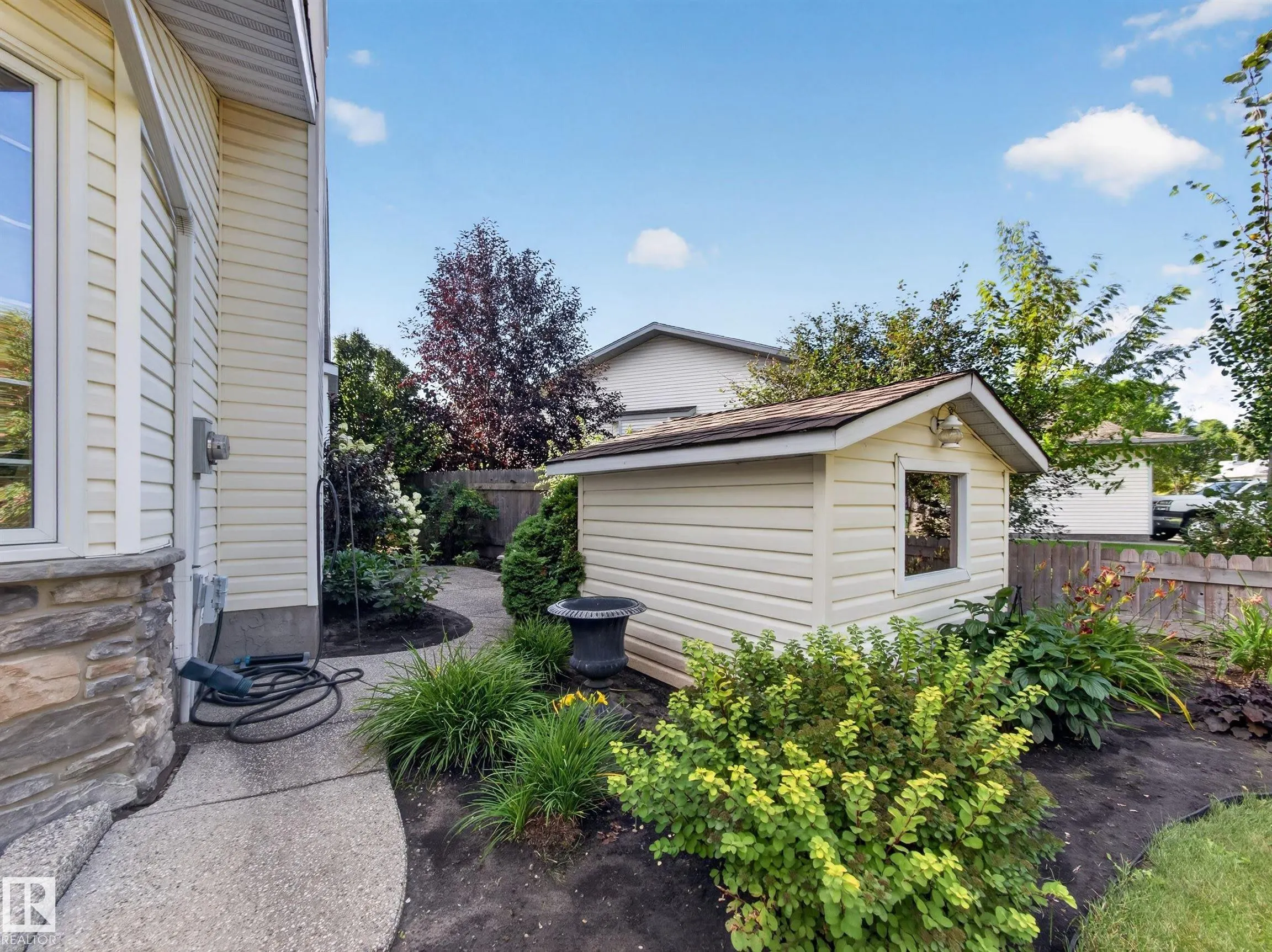 15 WESTPARK Court