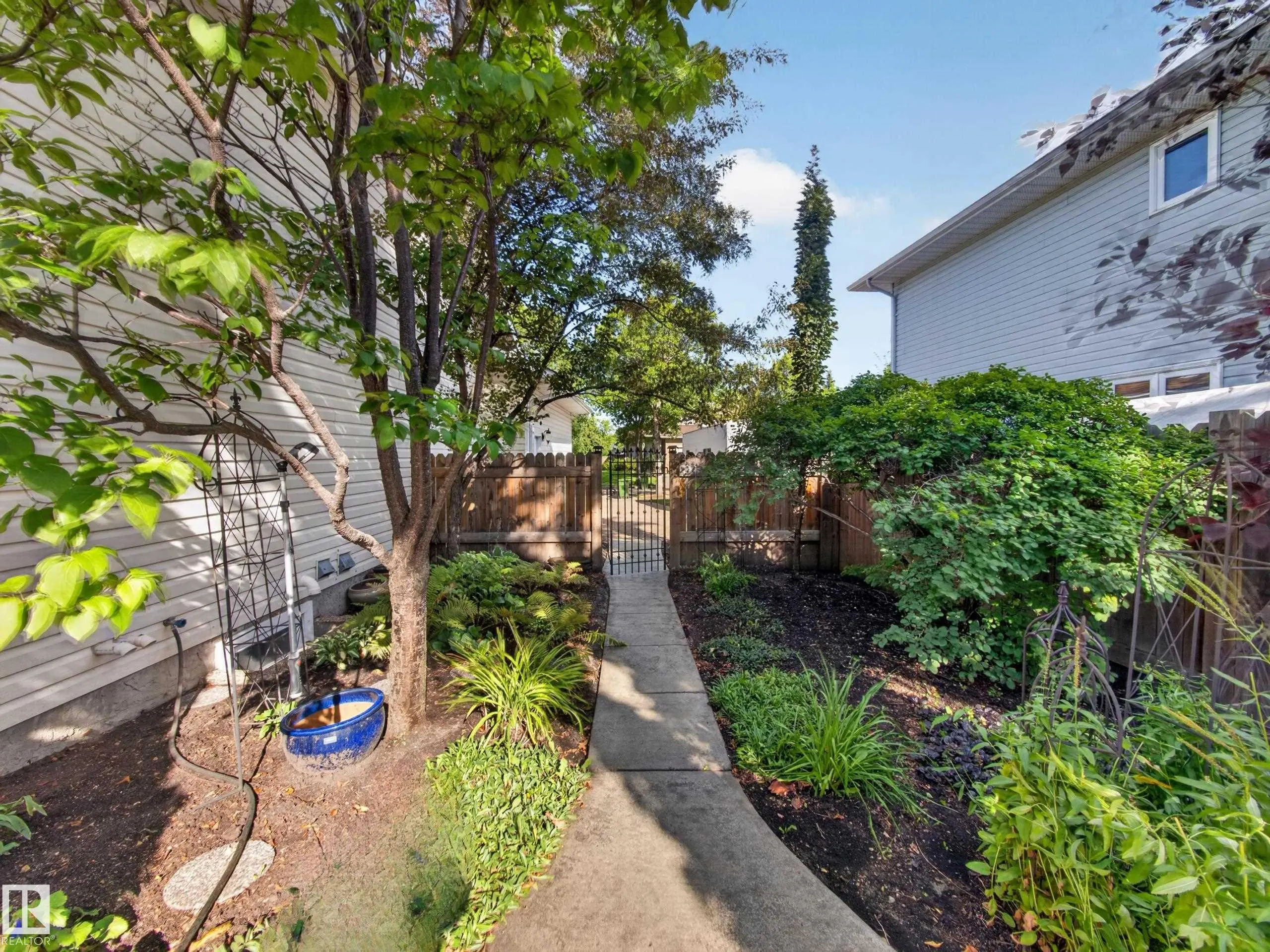 15 WESTPARK Court