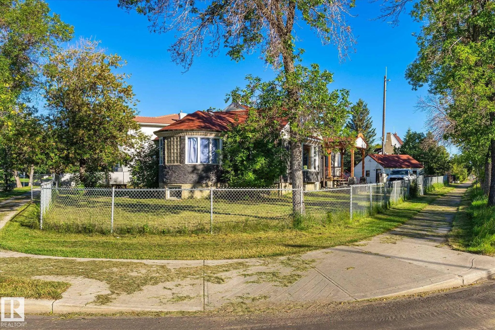 11008 109 Street