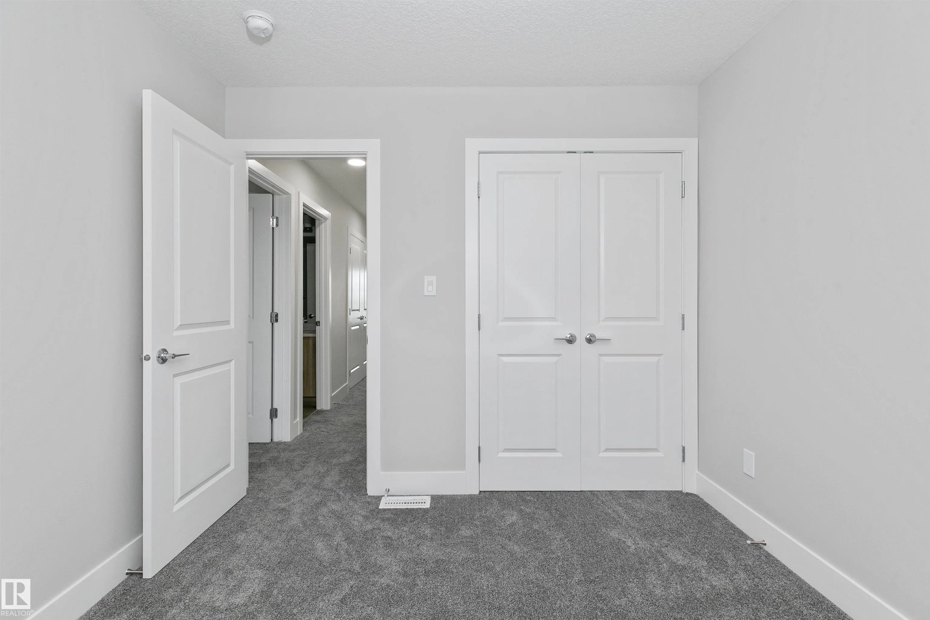 5060,5062,5064 CHAPPELLE Road