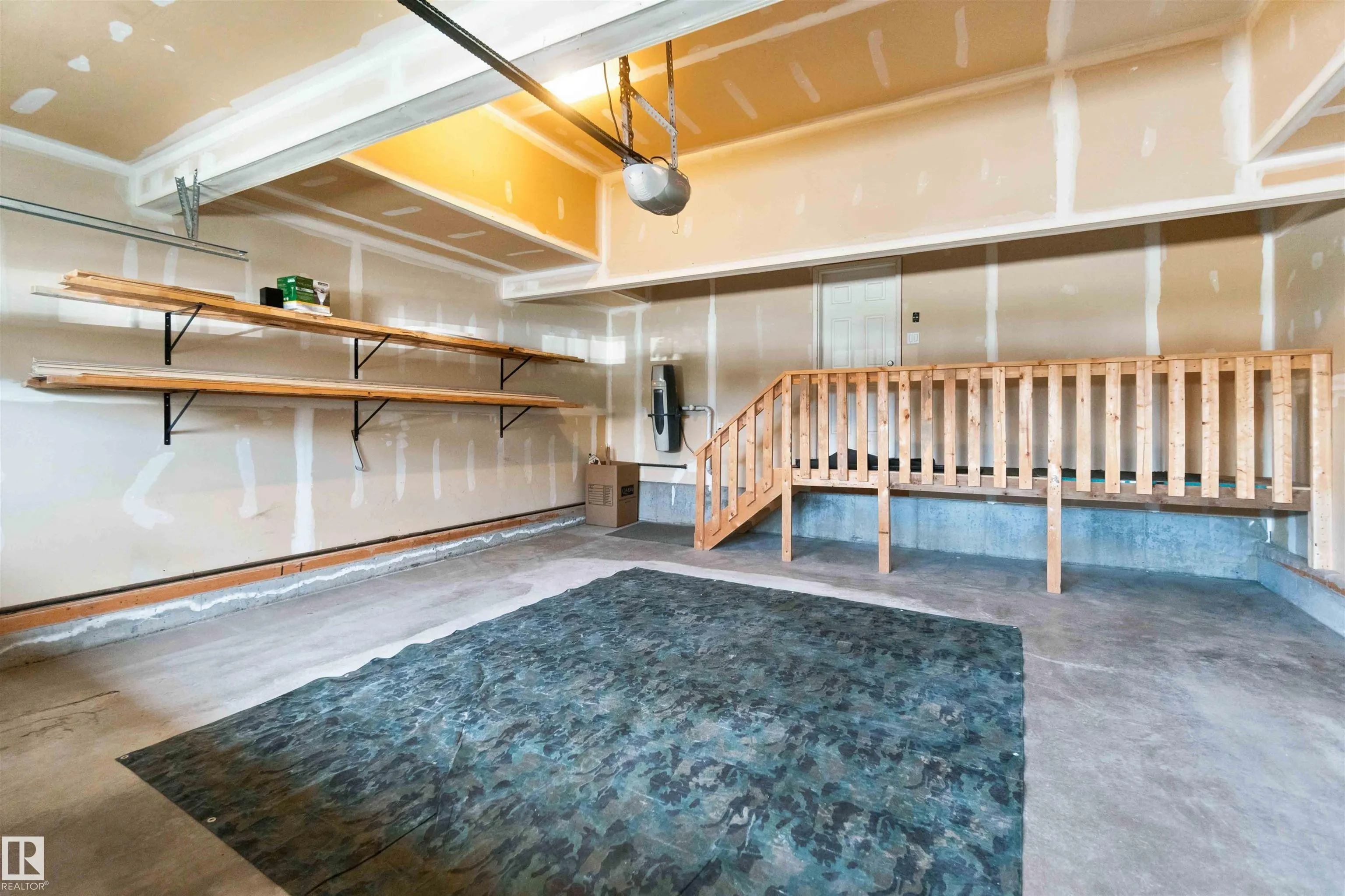 1238 AINSLIE Way