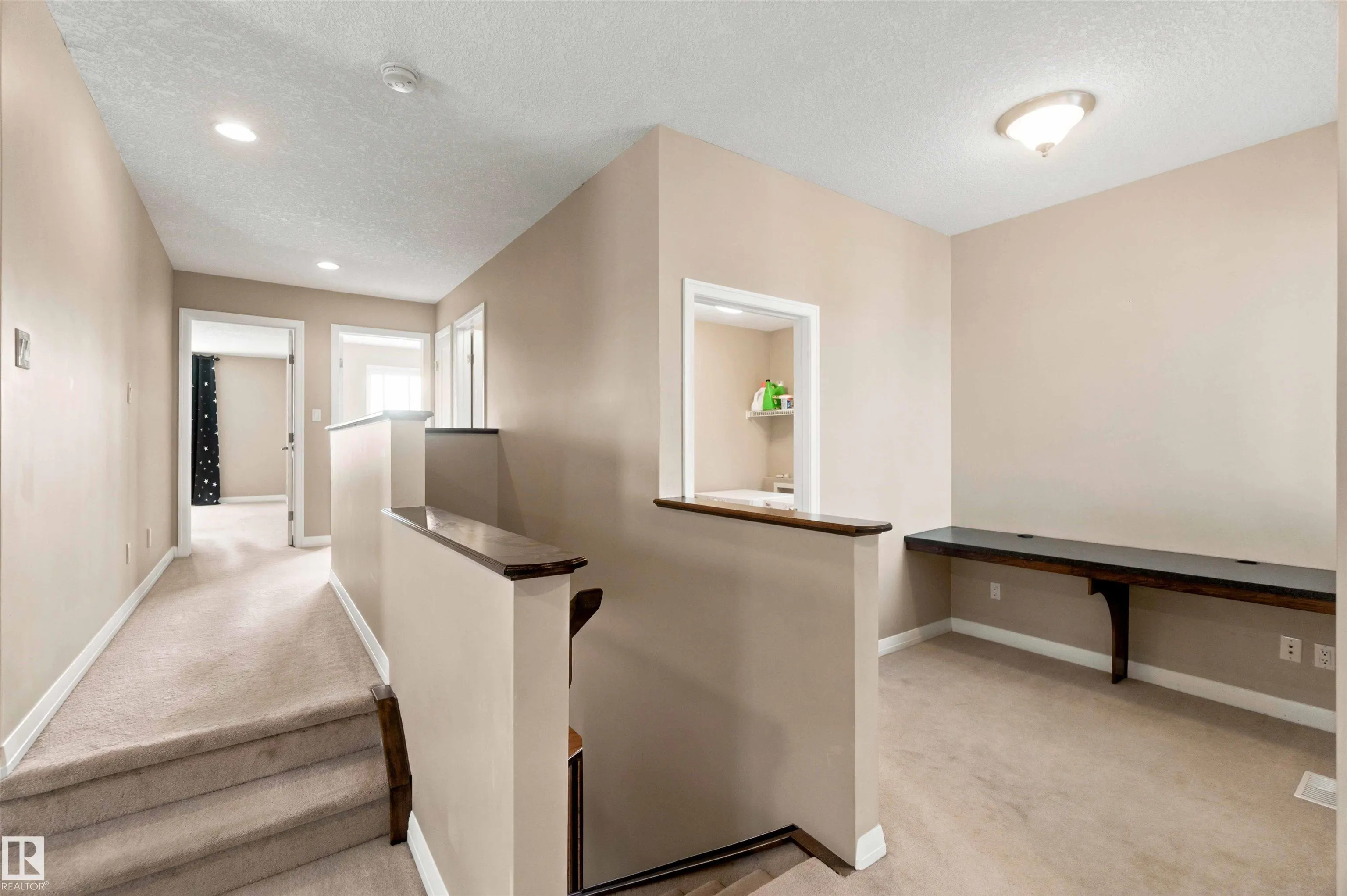 1238 AINSLIE Way