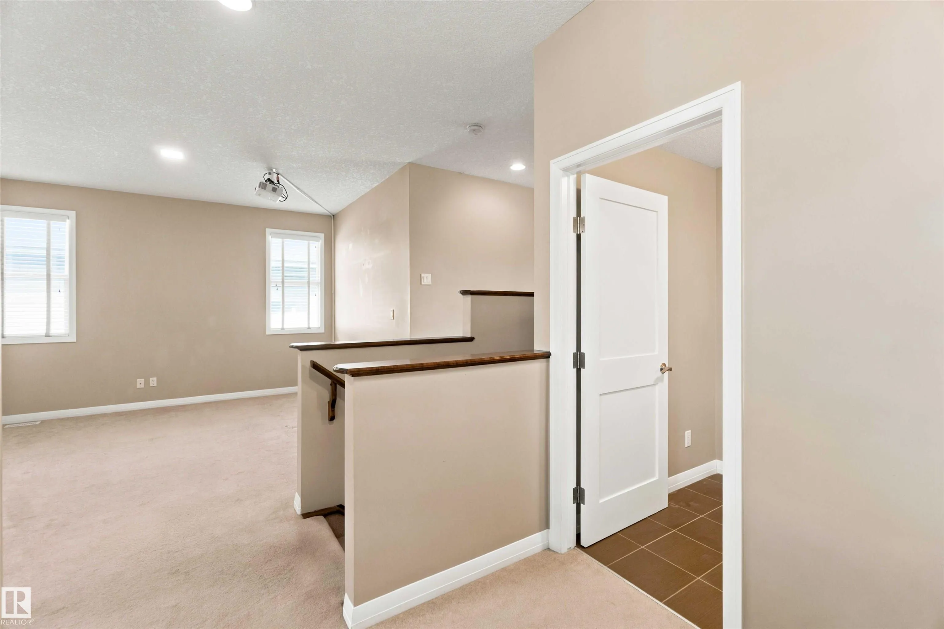 1238 AINSLIE Way