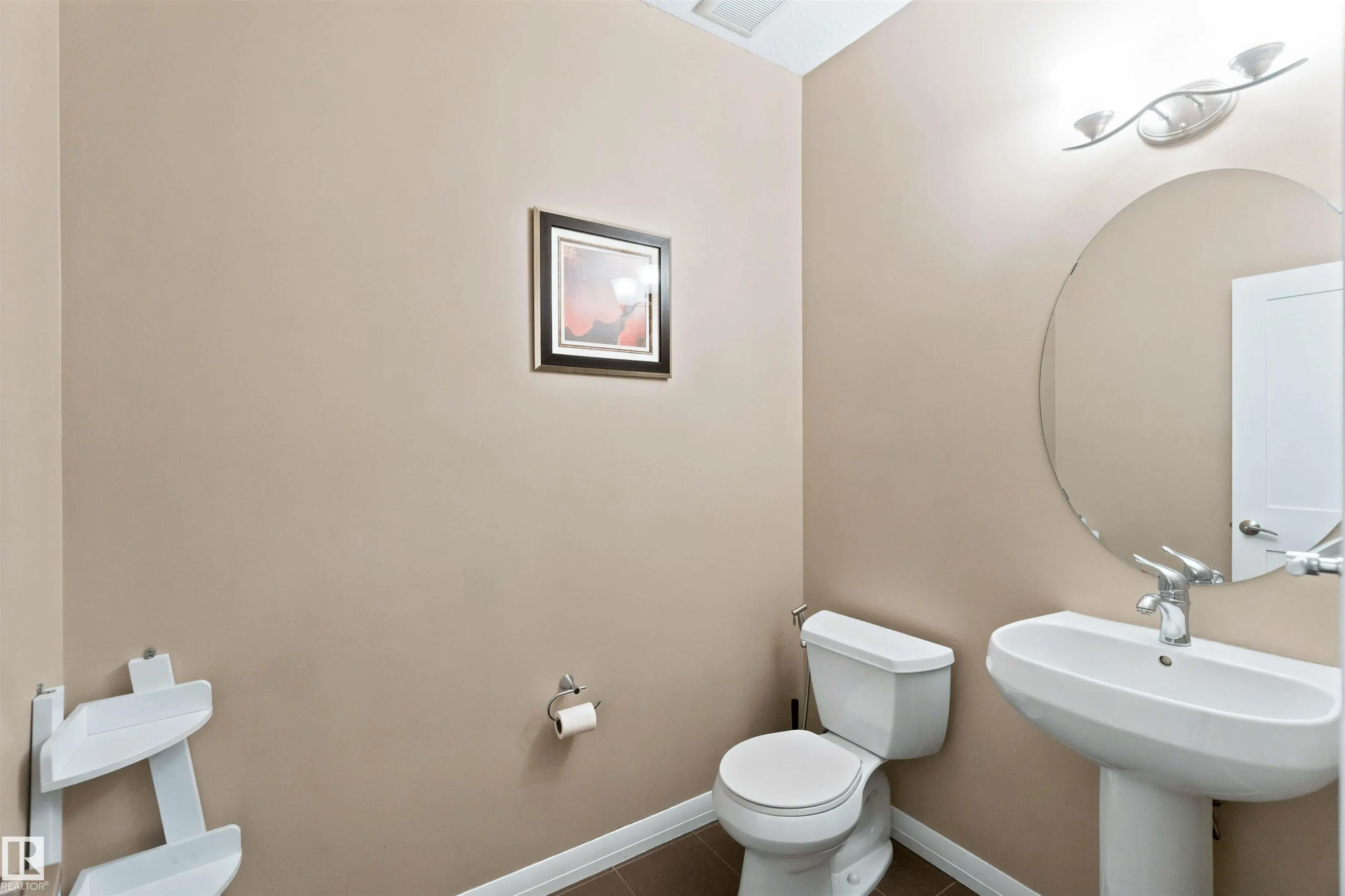 1238 AINSLIE Way