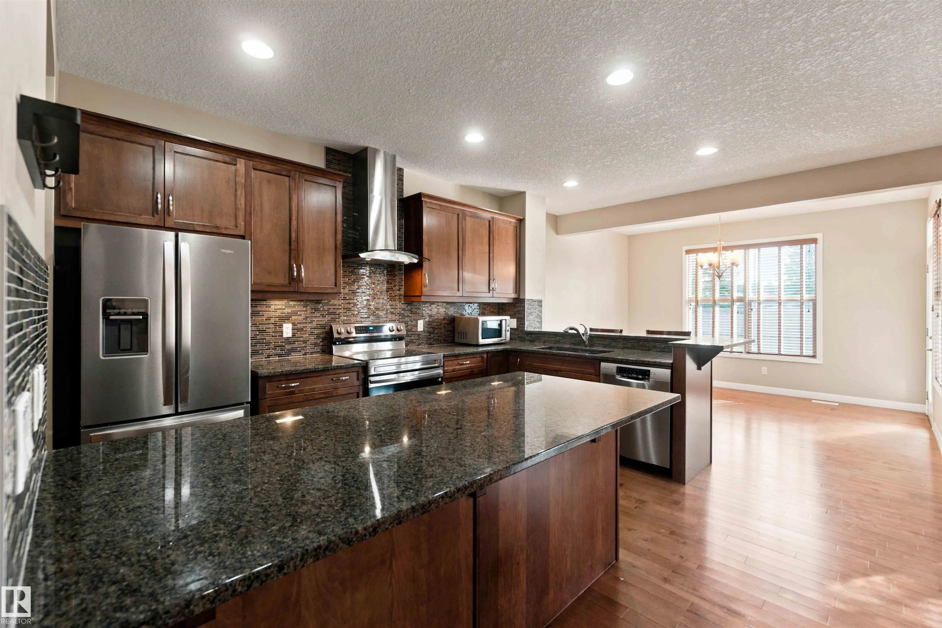 1238 AINSLIE Way