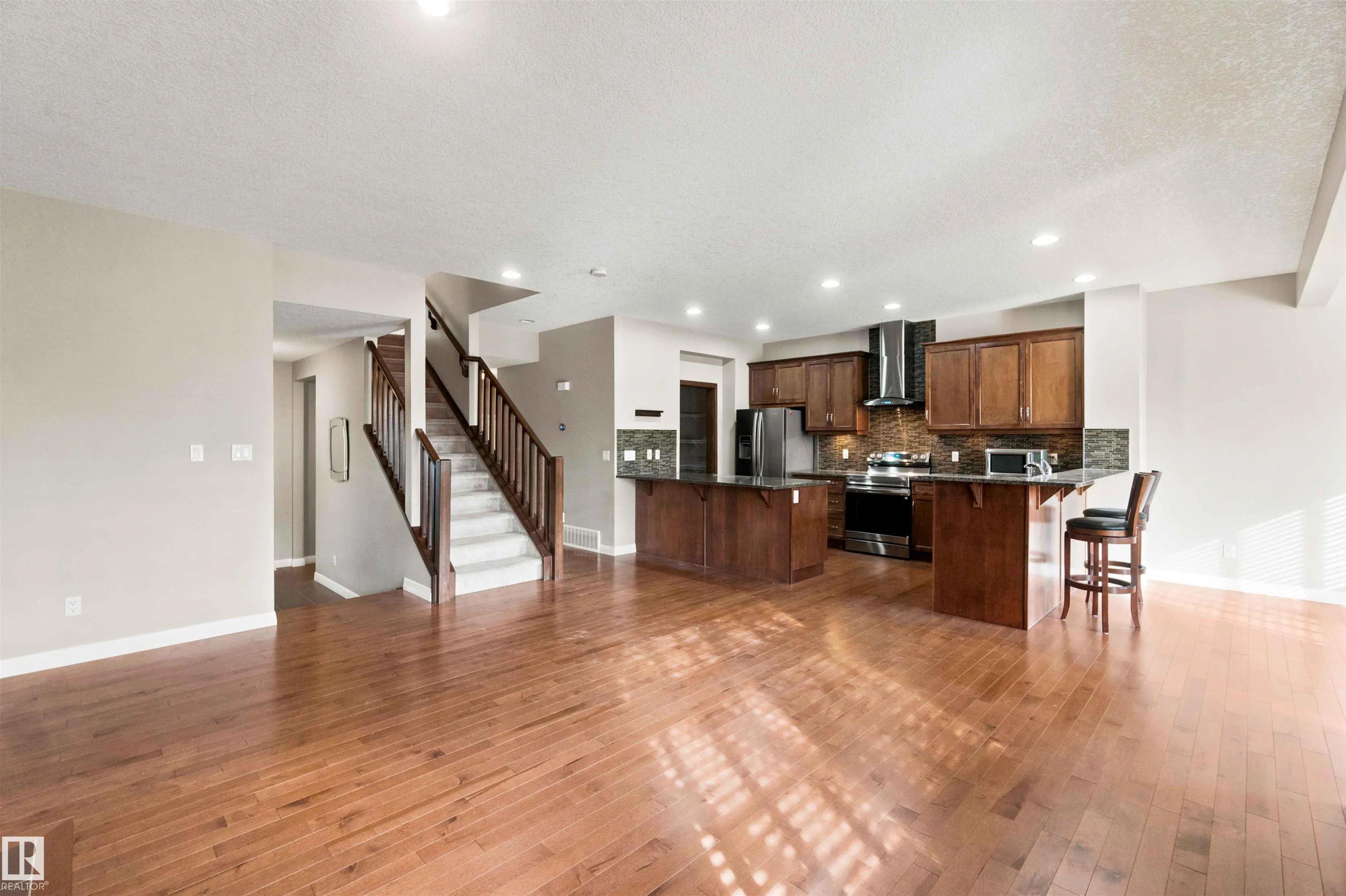 1238 AINSLIE Way