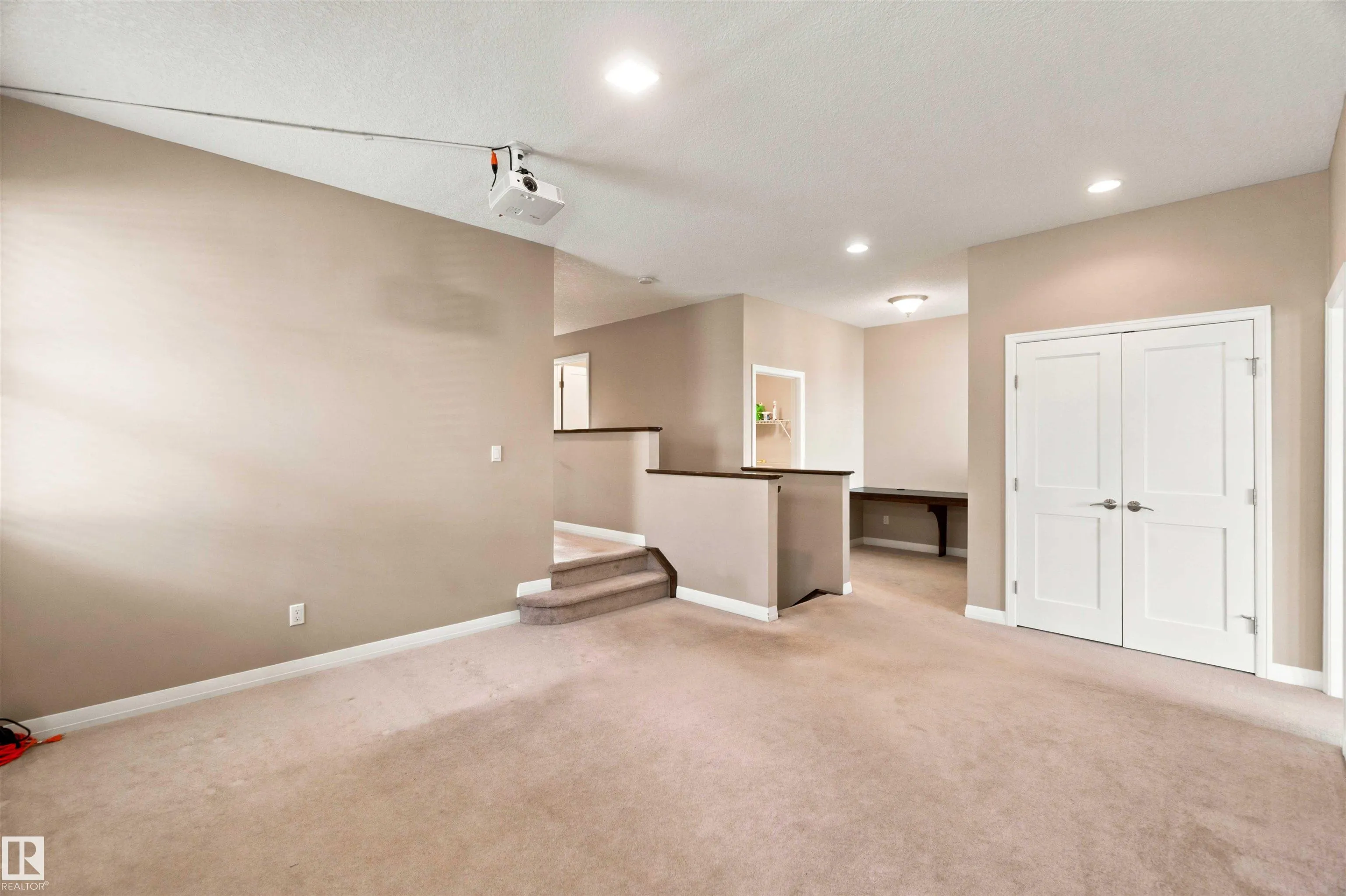 1238 AINSLIE Way