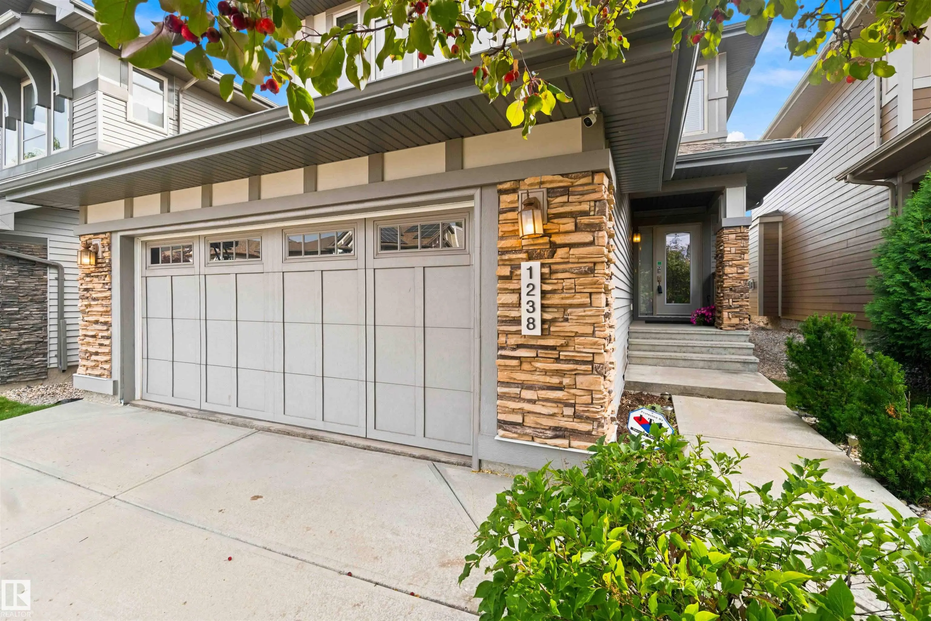 1238 AINSLIE Way