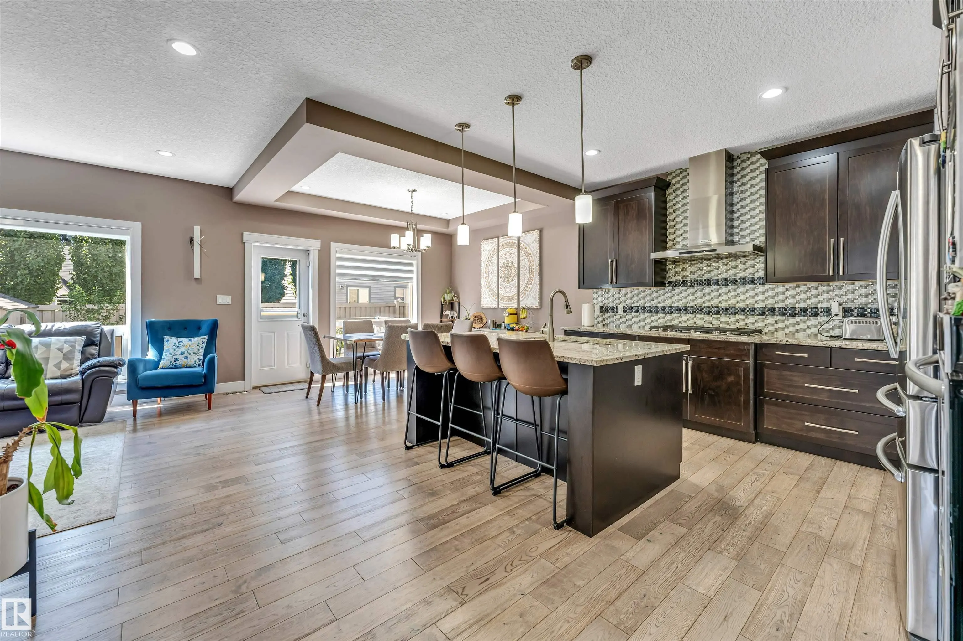 3819 CLAXTON Close