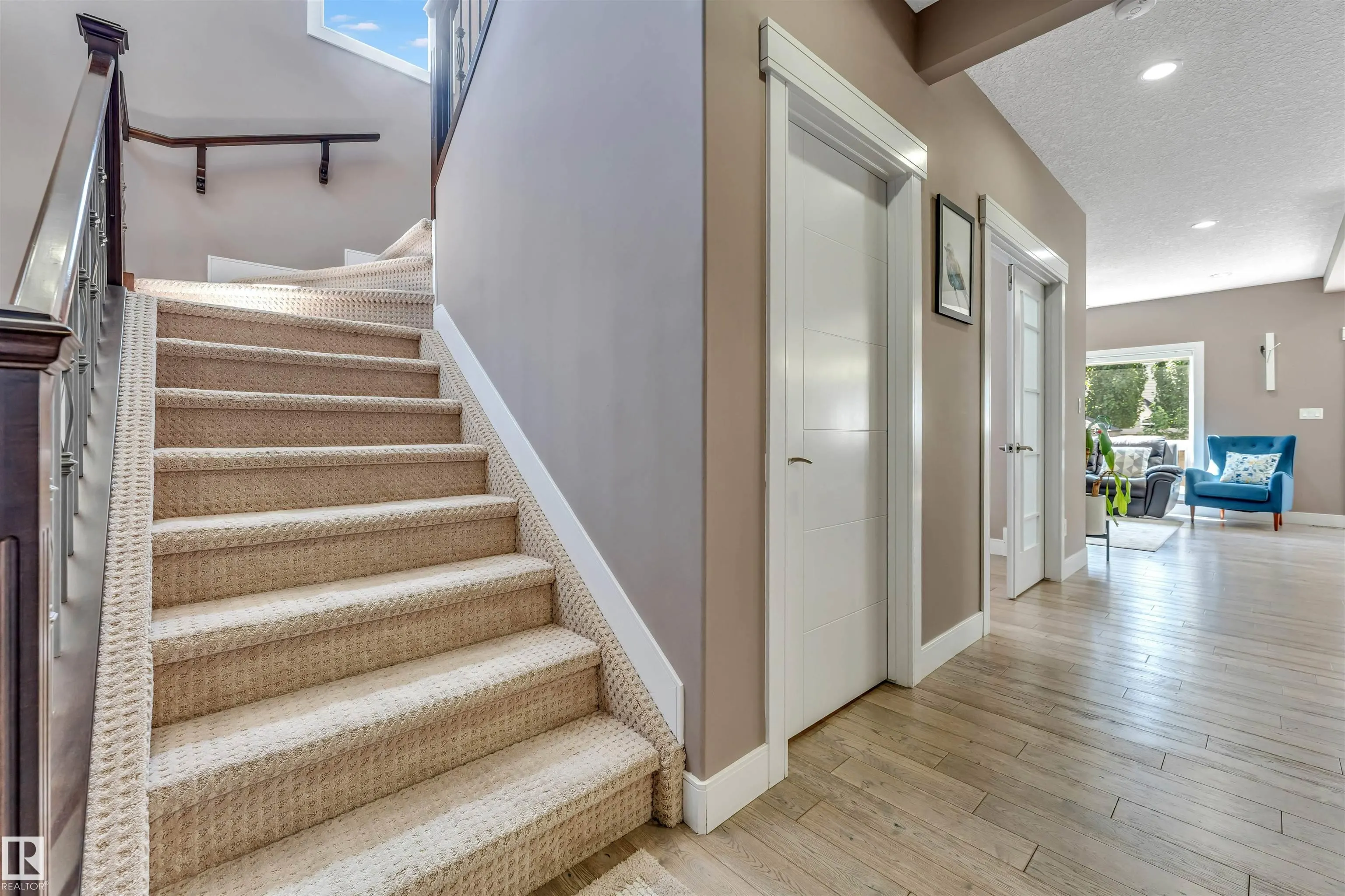 3819 CLAXTON Close