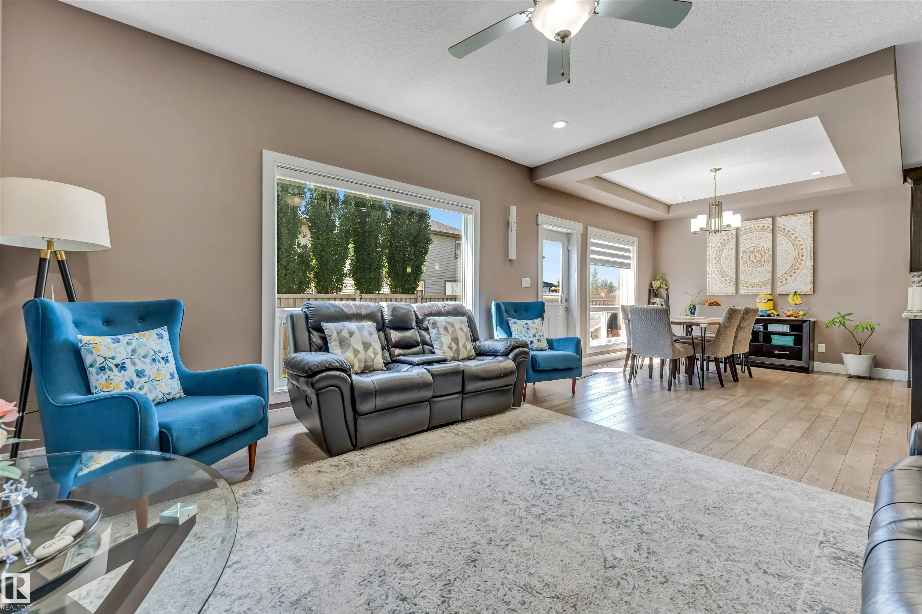 3819 CLAXTON Close