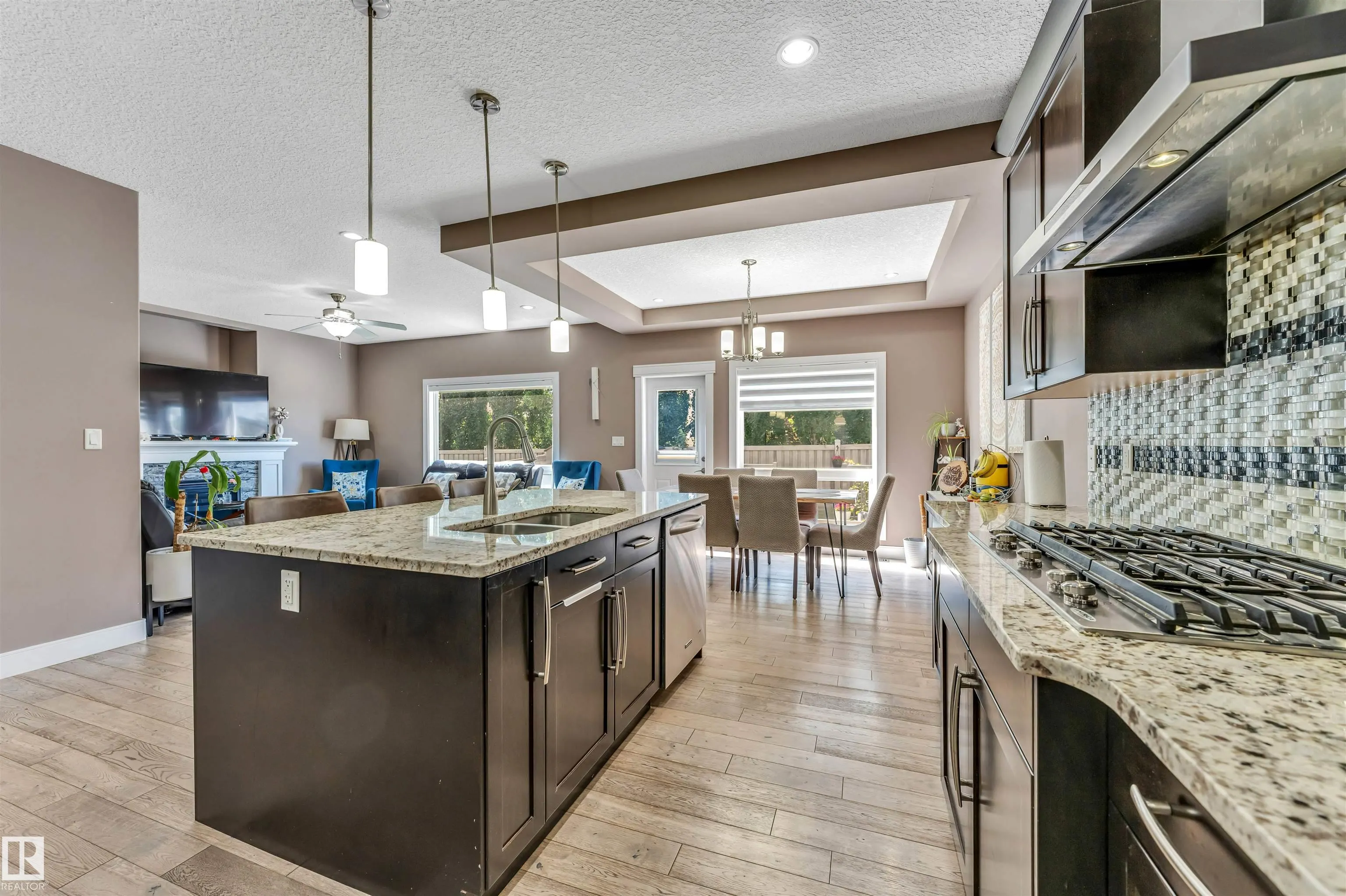 3819 CLAXTON Close