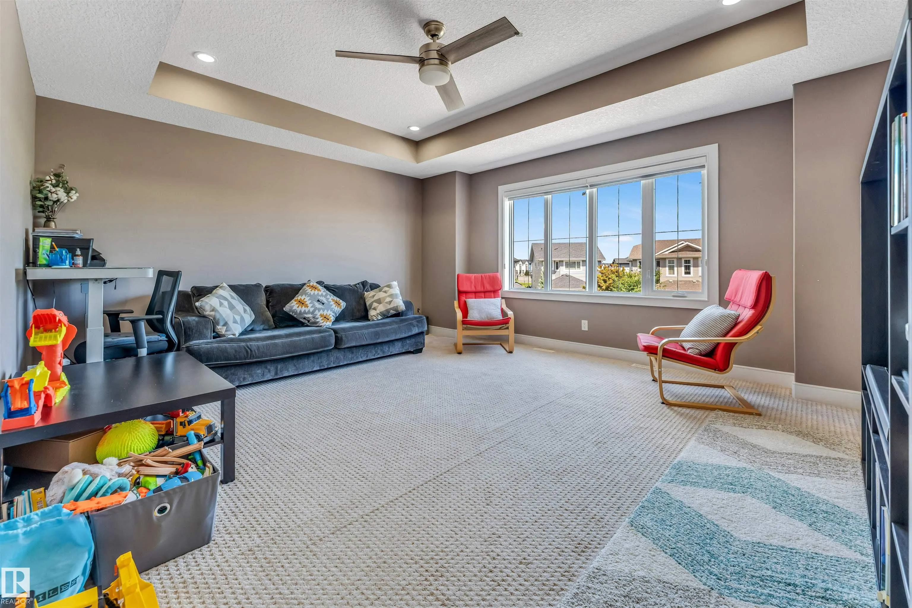 3819 CLAXTON Close