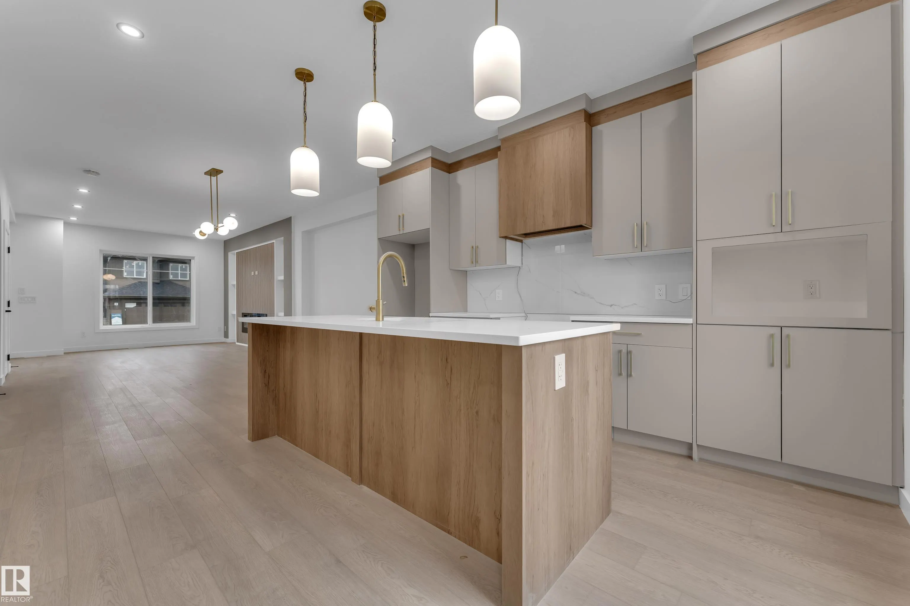 265 Falcon Crescent