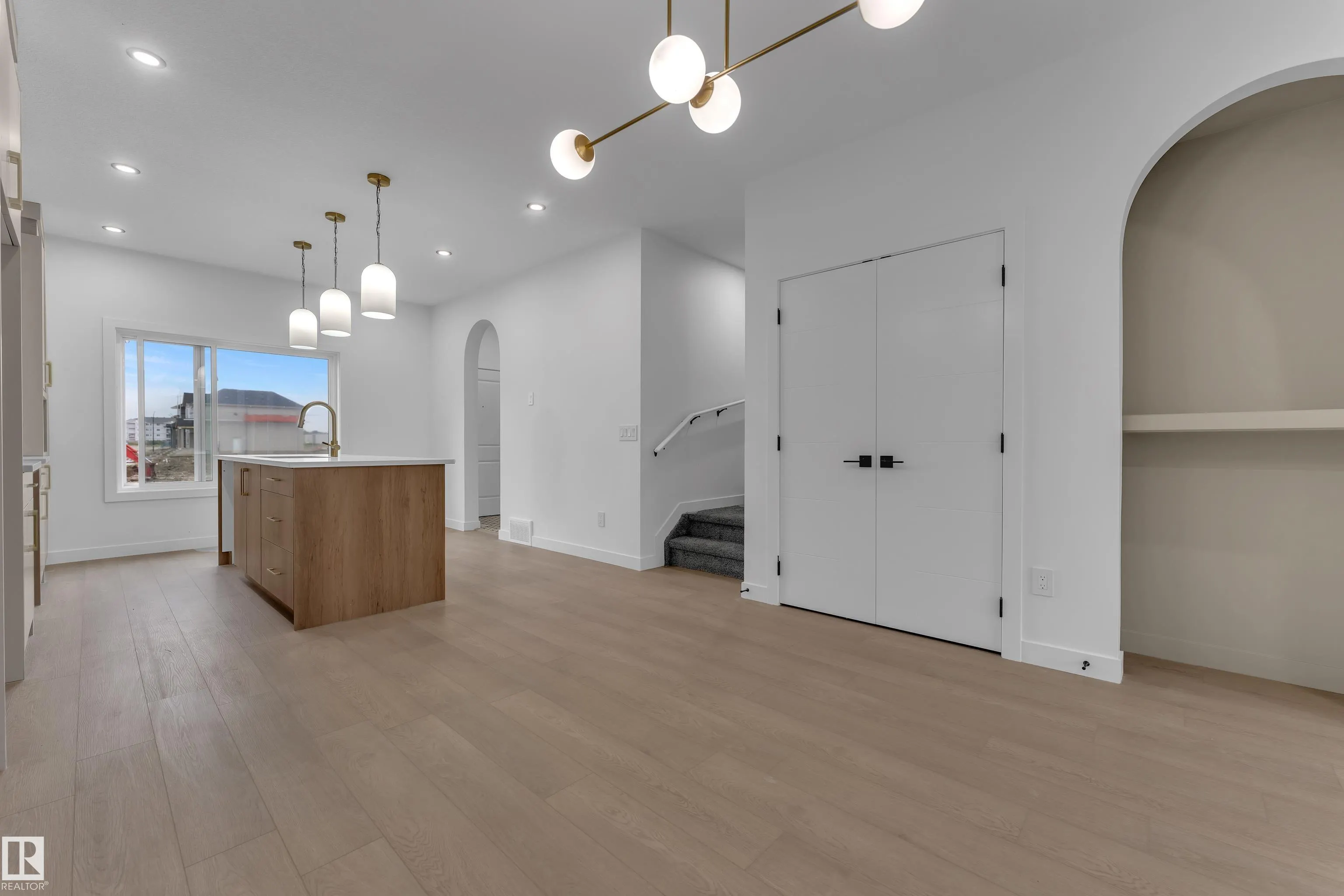 265 Falcon Crescent