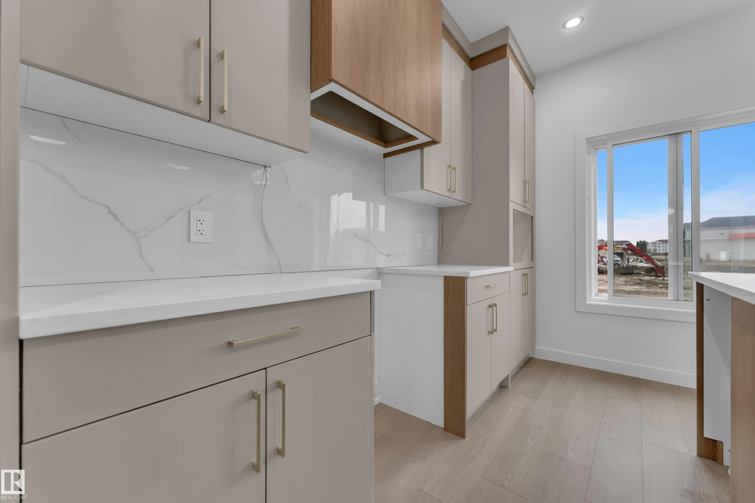 265 Falcon Crescent