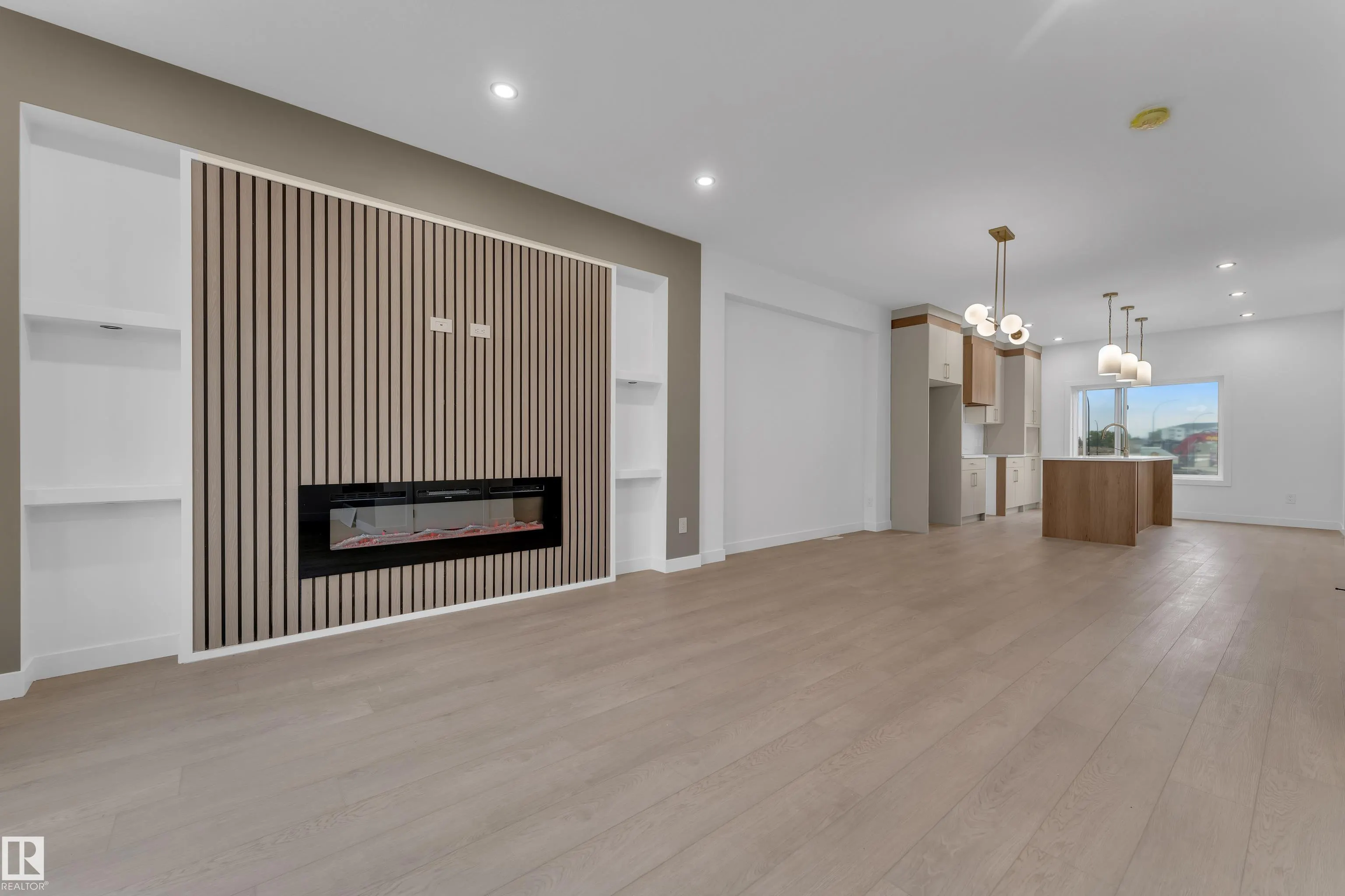 265 Falcon Crescent