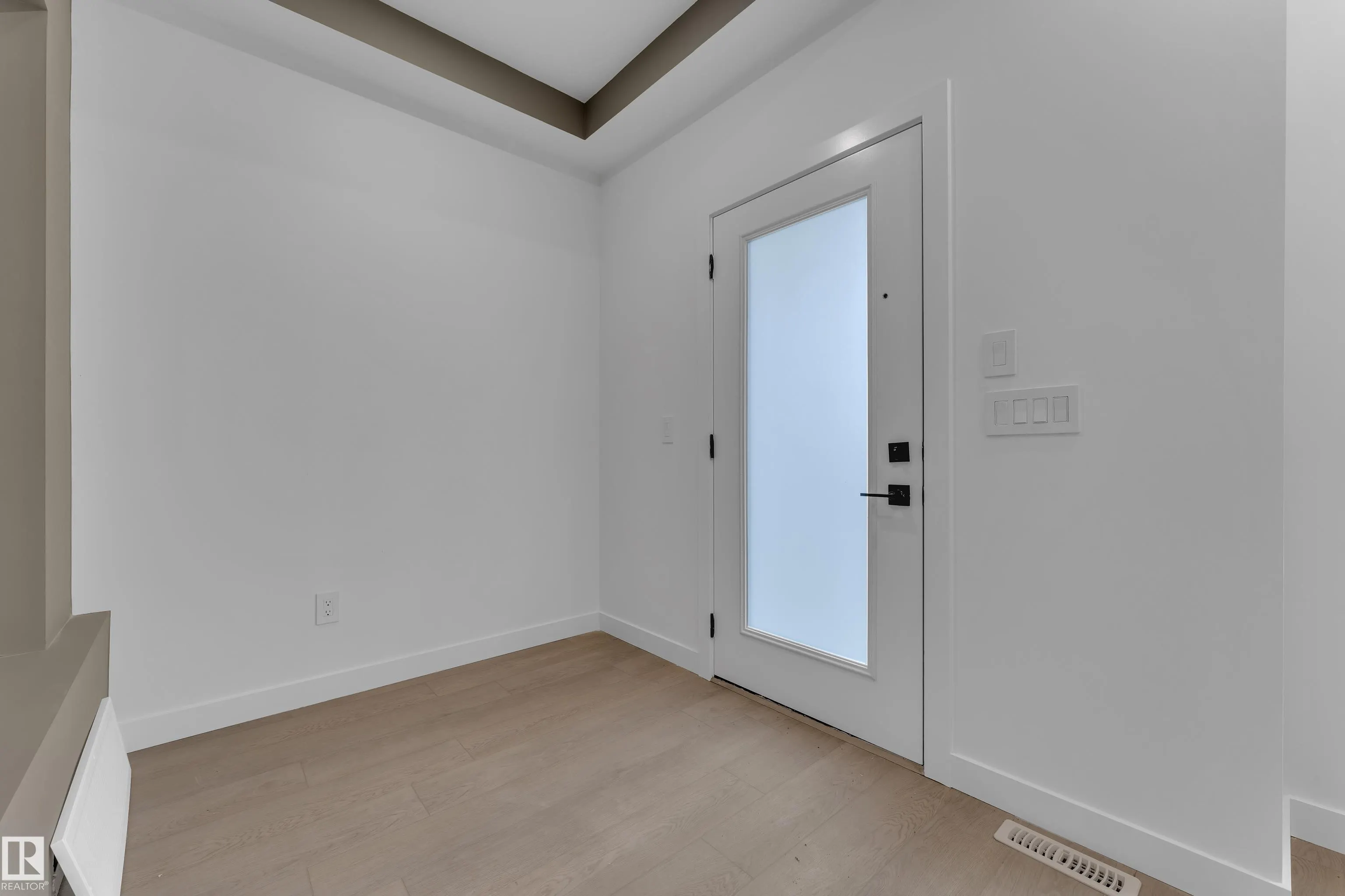 265 Falcon Crescent