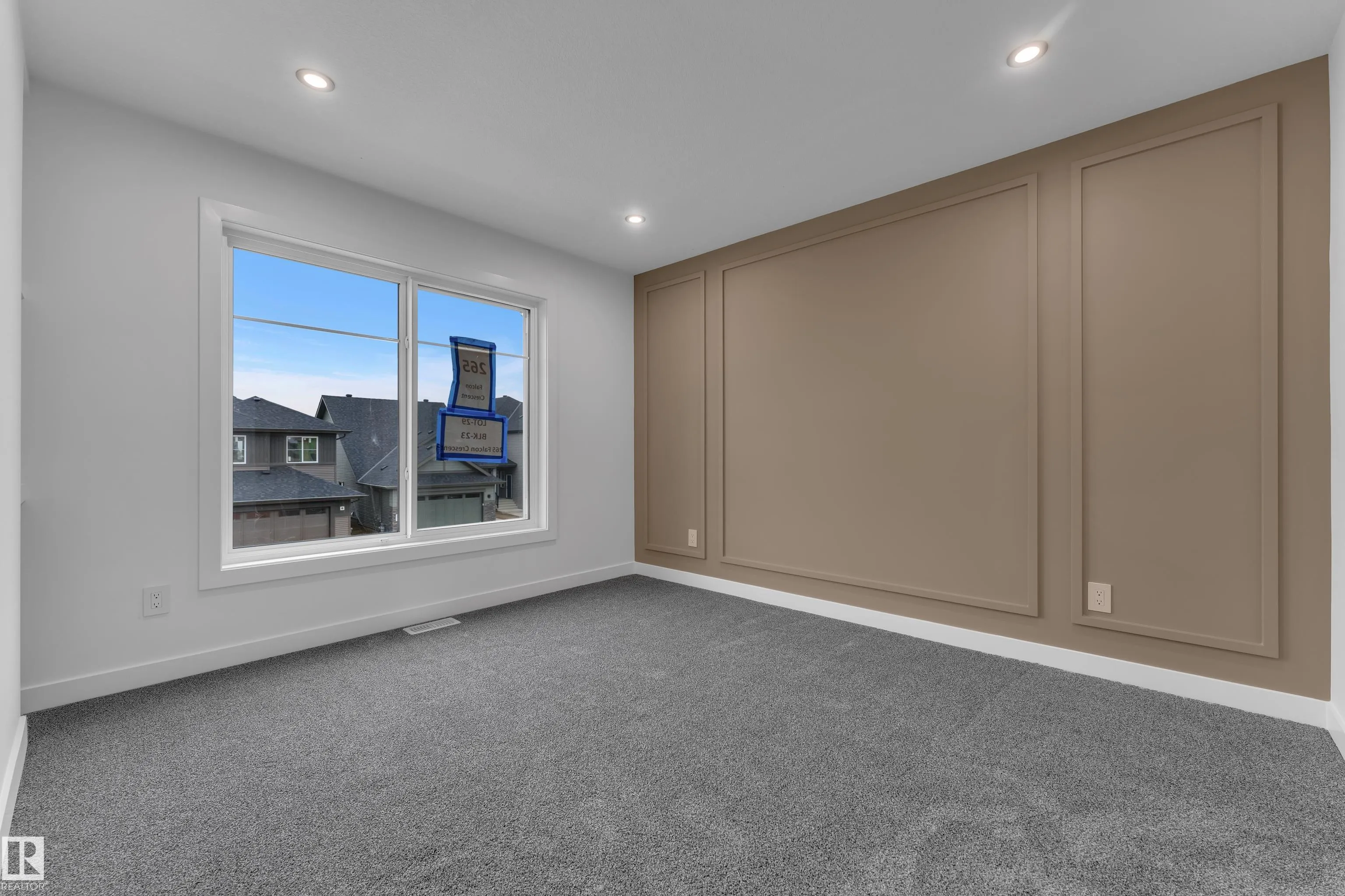 265 Falcon Crescent