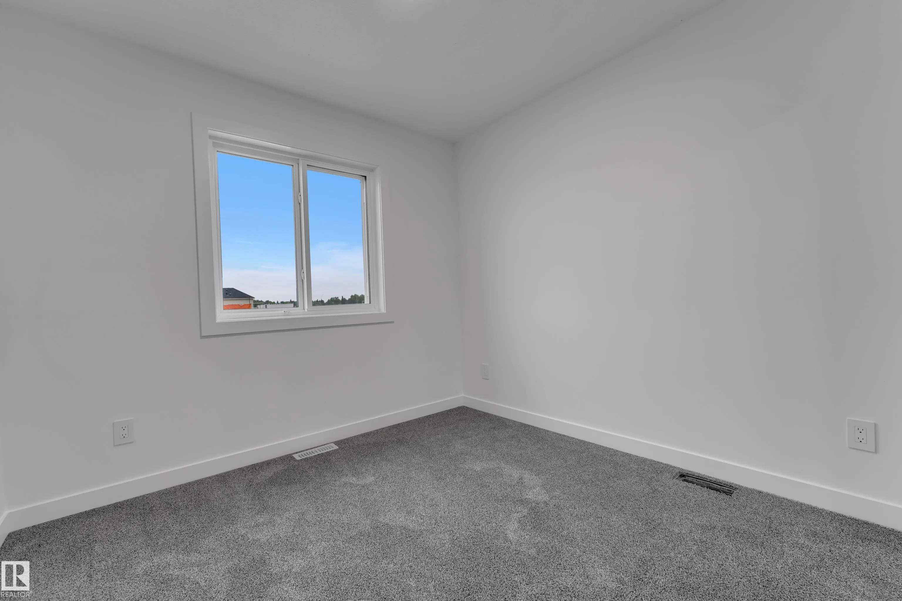 265 Falcon Crescent
