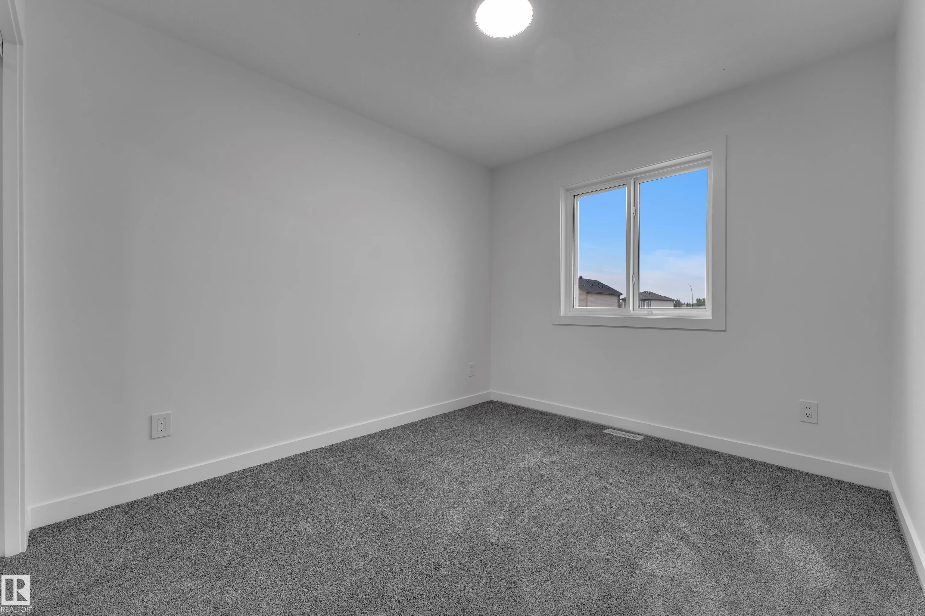 265 Falcon Crescent