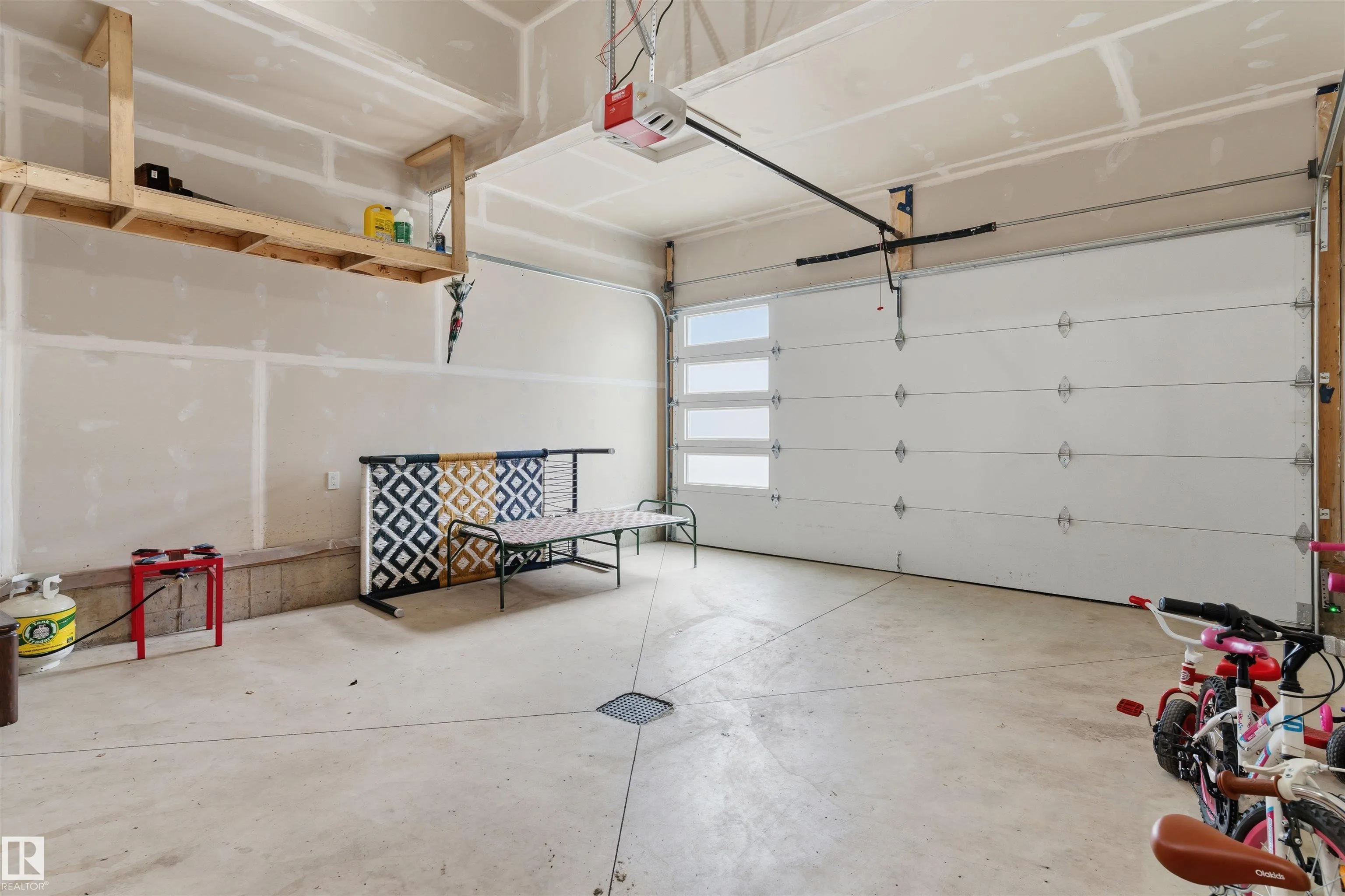 3606 41 AVE