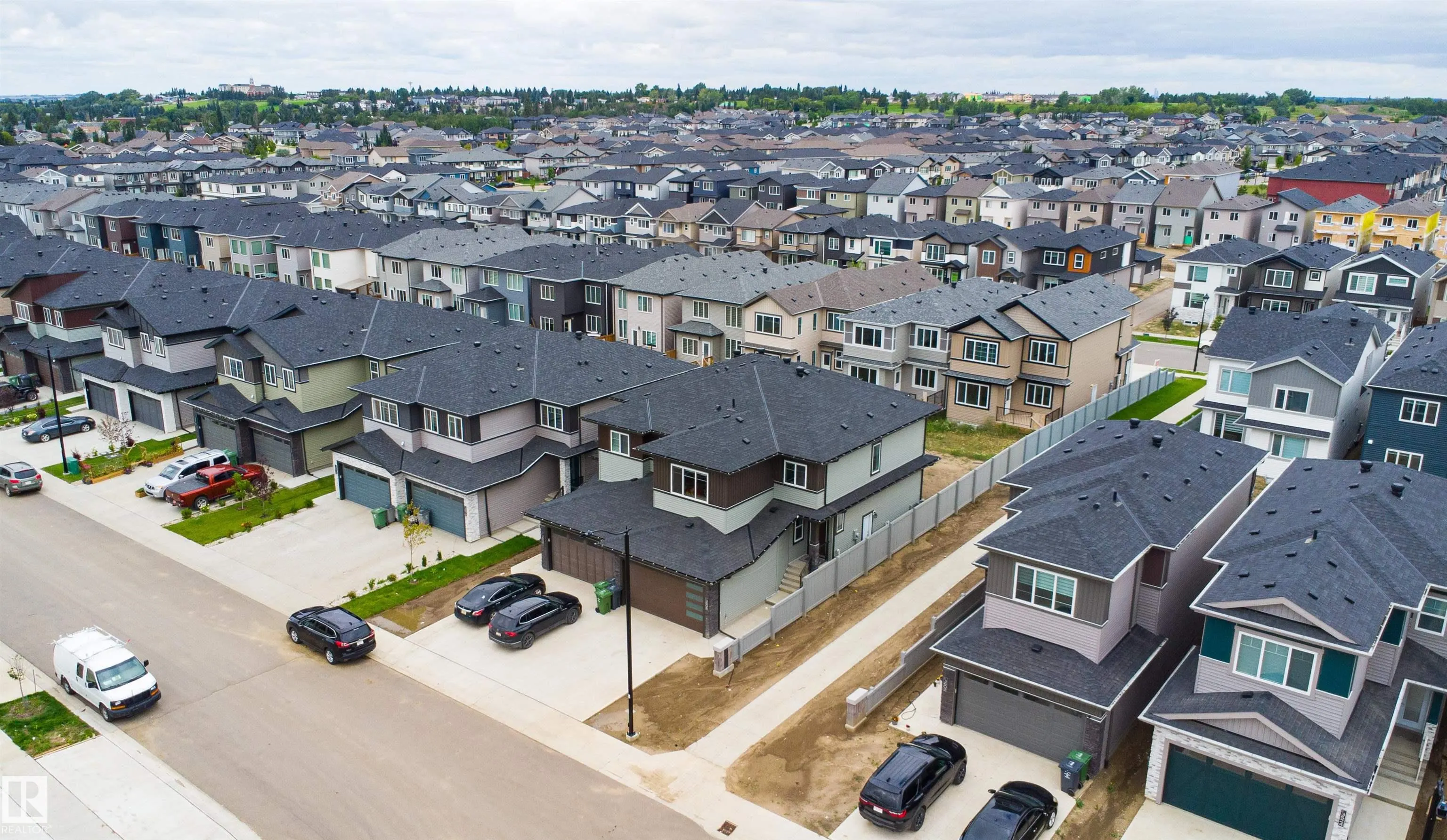 3606 41 AVE