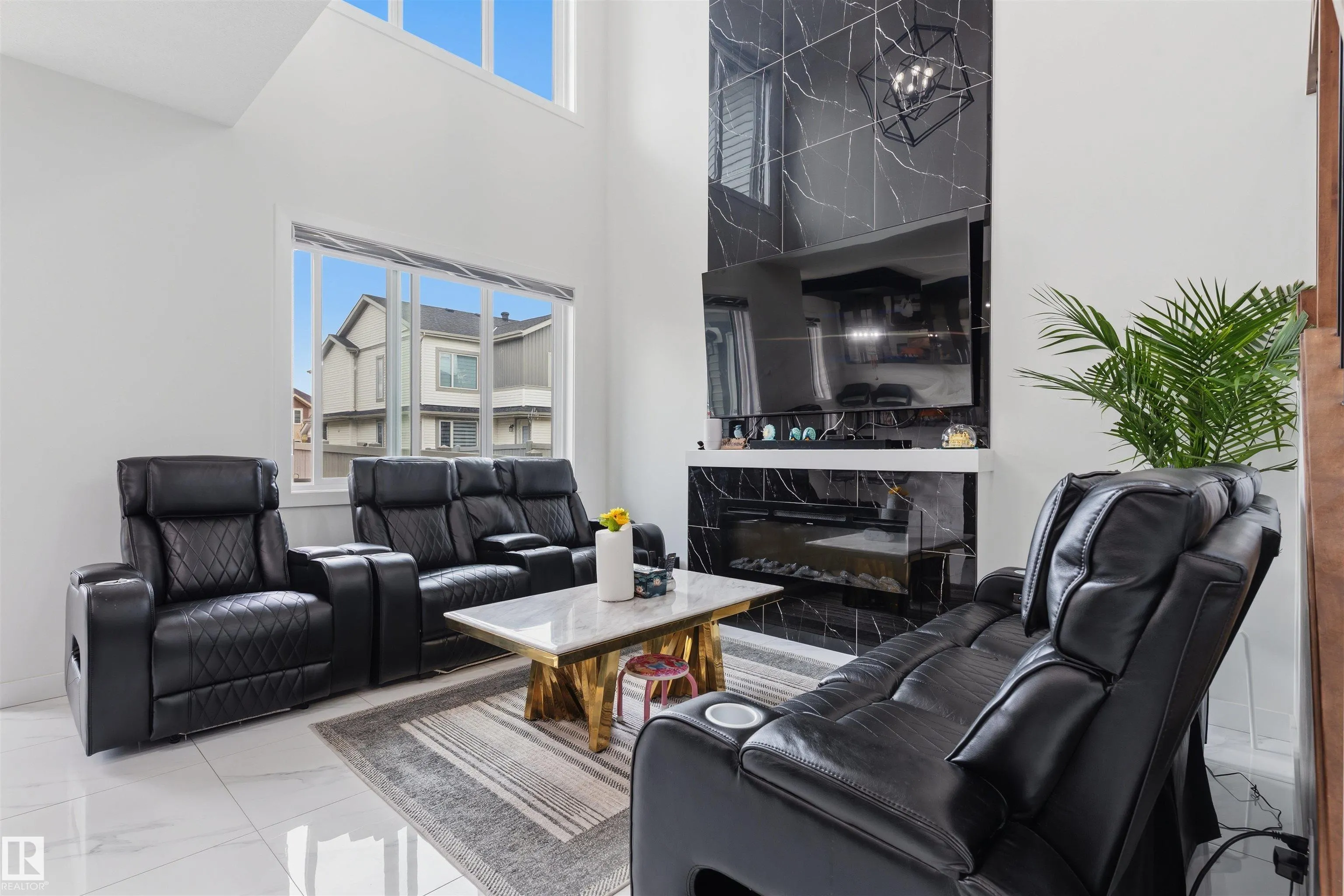 3606 41 AVE