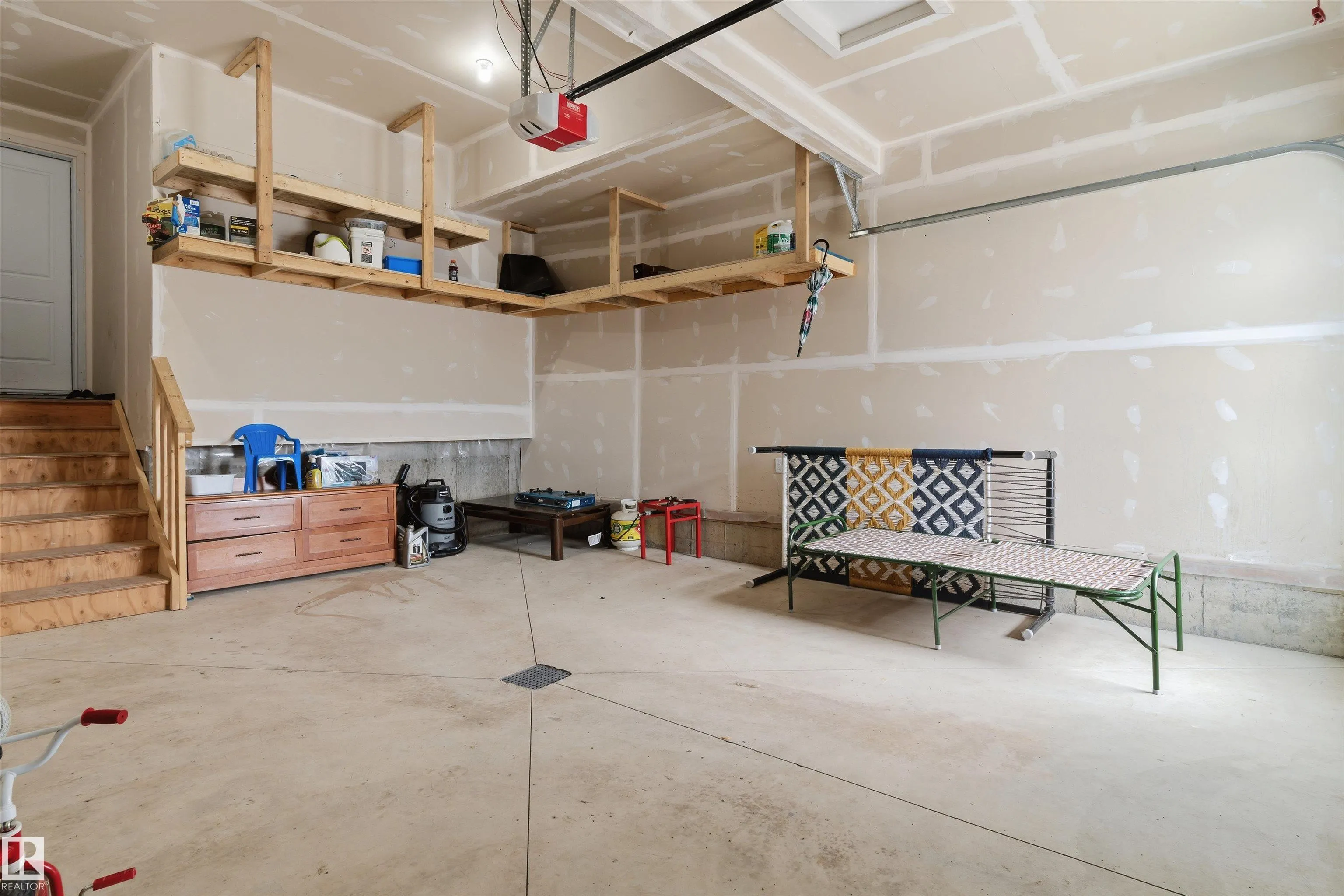 3606 41 AVE