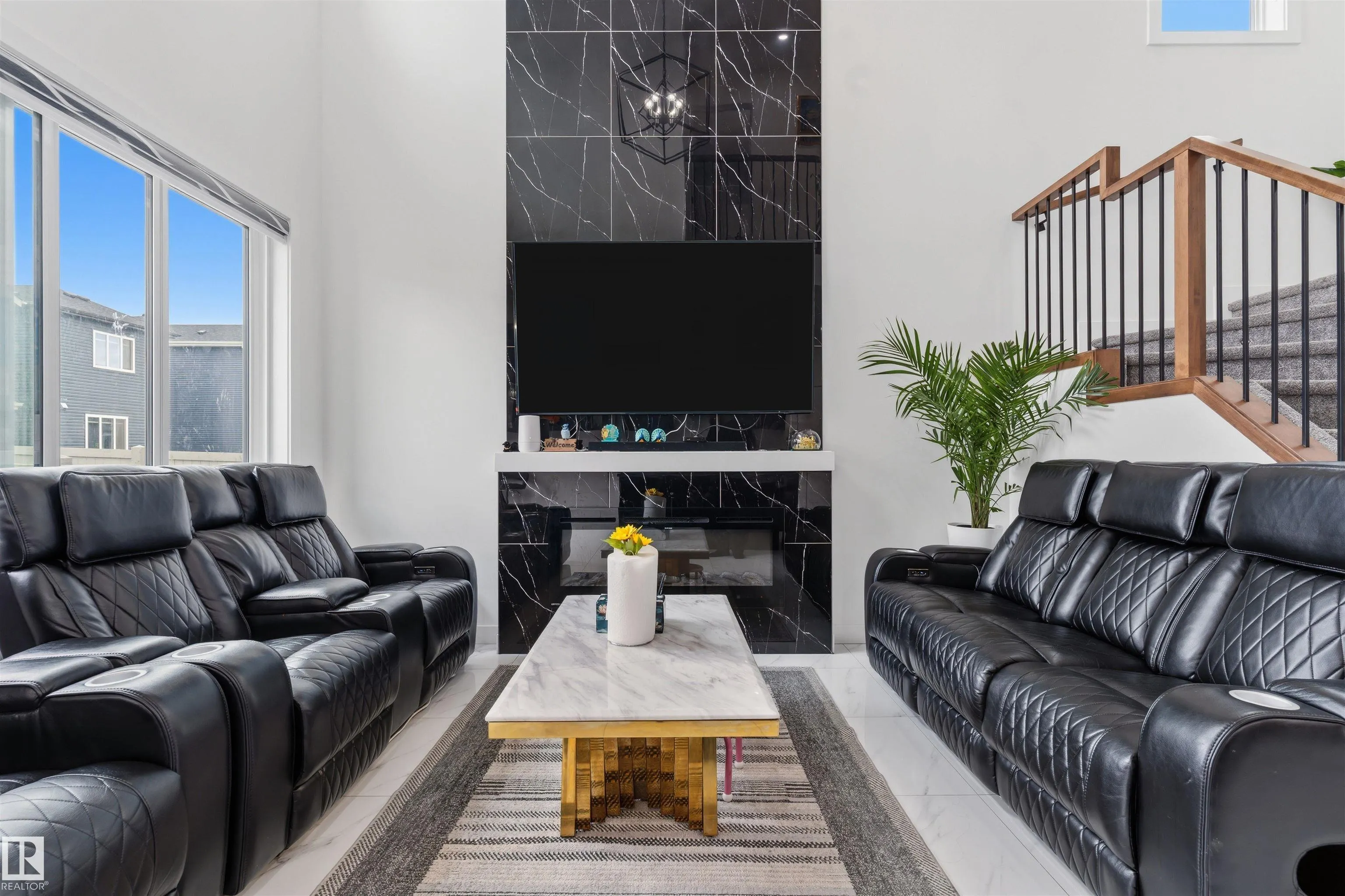 3606 41 AVE