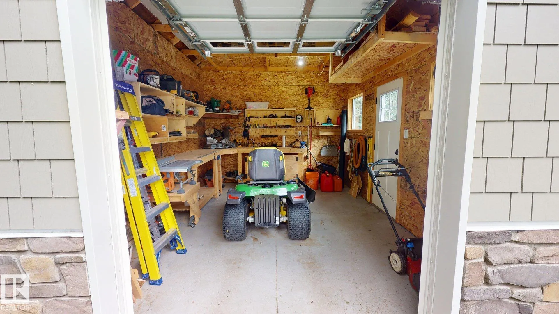 30 51025 Range Road 222